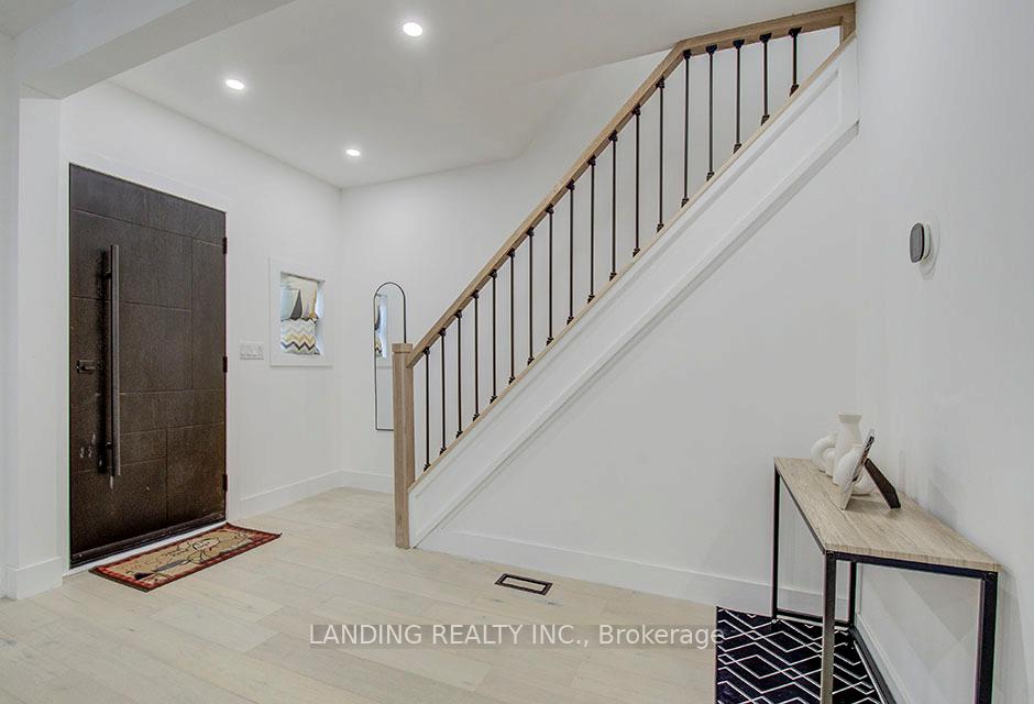Photo 4 of 48 Sanford Avenue S, Hamilton, Gibson — HOMEH