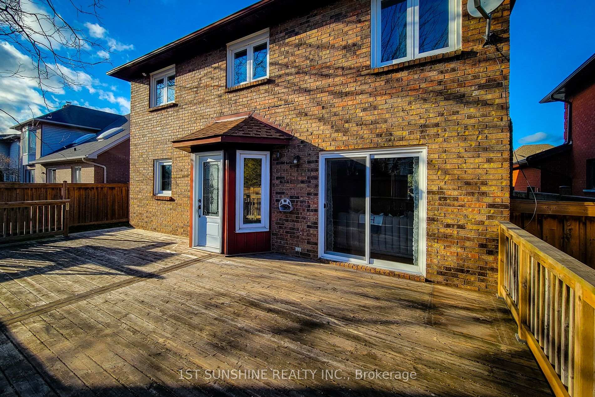 Photo 7 of 33 Caswell Drive, Hamilton, Gurnett — HOMEH