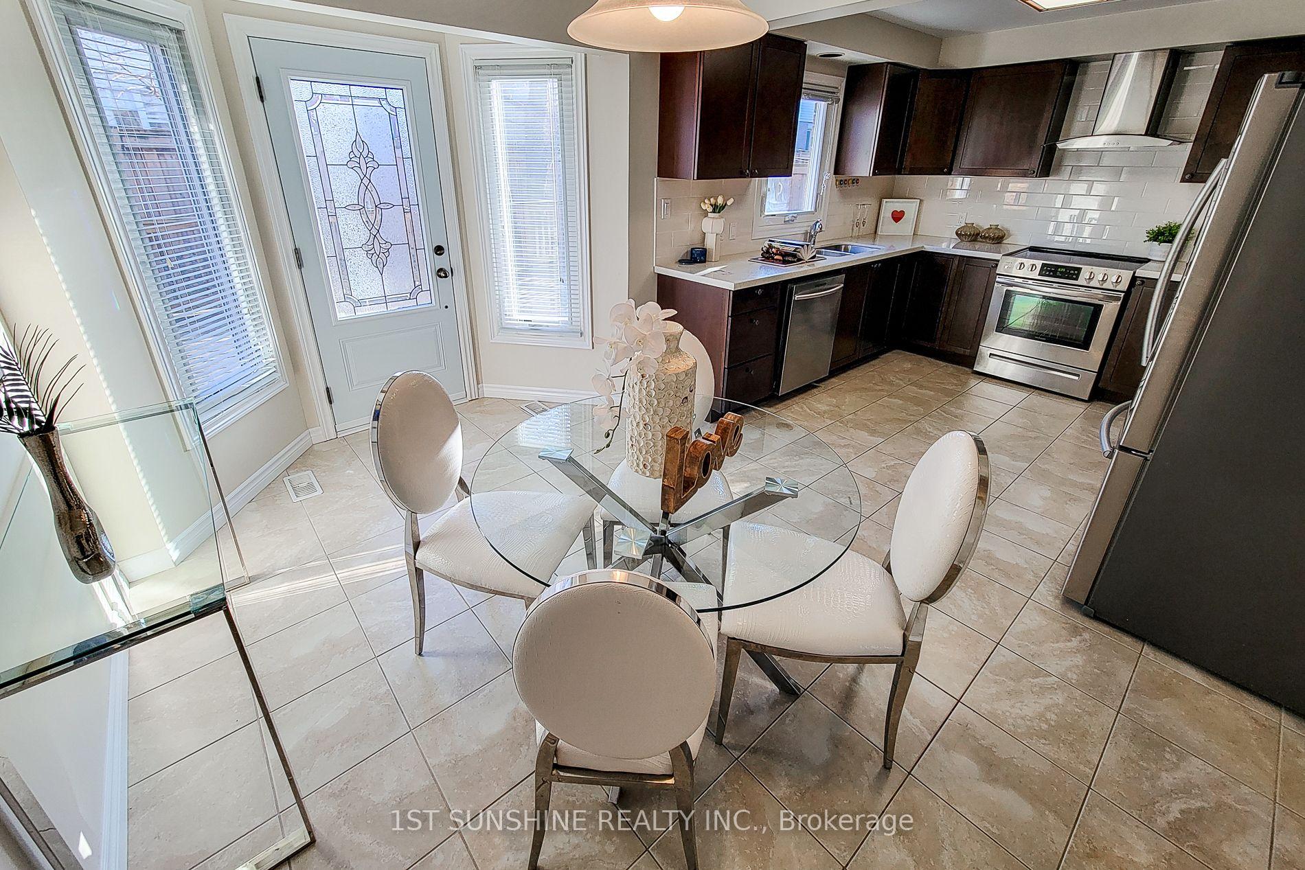 Photo 21 of 33 Caswell Drive, Hamilton, Gurnett — HOMEH