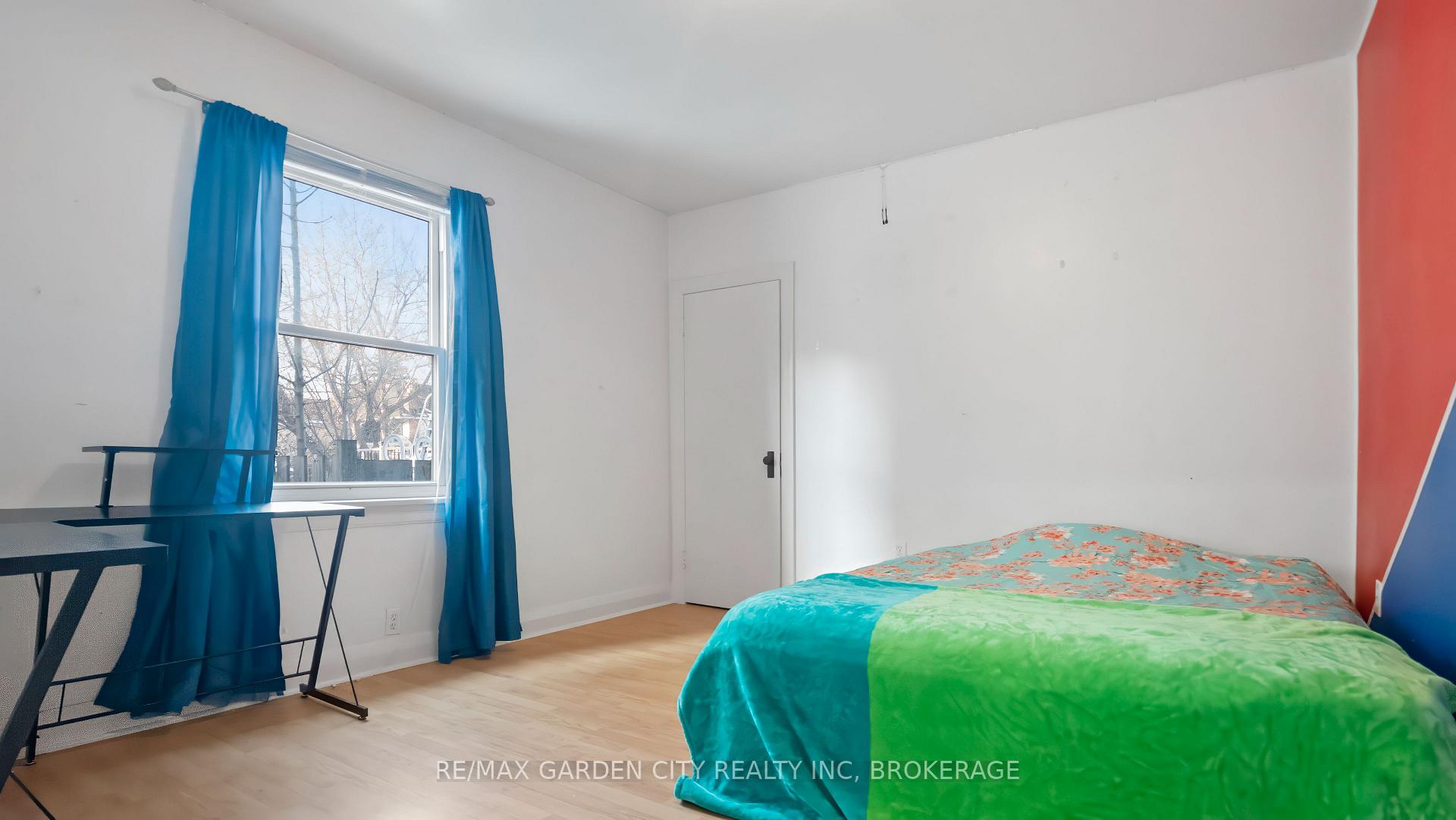 Photo 10 of 21 Mccalla Drive, St. Catharines, Fairview — HOMEH