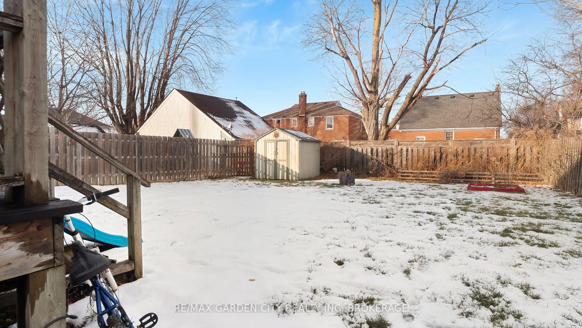 Photo 19 of 21 Mccalla Drive, St. Catharines, Fairview — HOMEH