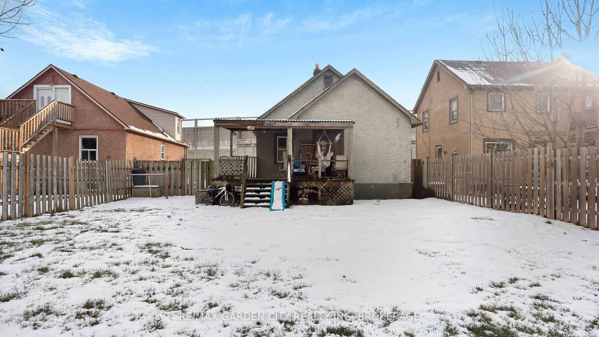 Photo 20 of 21 Mccalla Drive, St. Catharines, Fairview — HOMEH