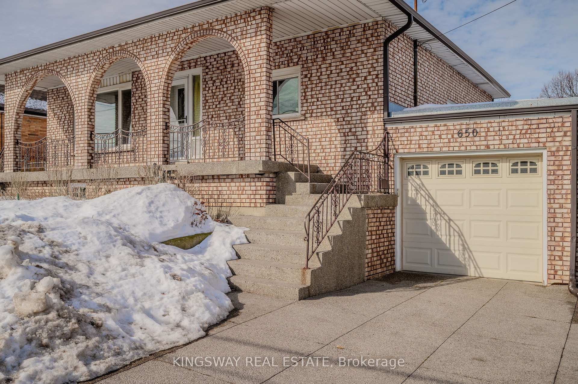 Photo 1 of 650 Upper Sherman Avenue, Hamilton, Burkholme — HOMEH