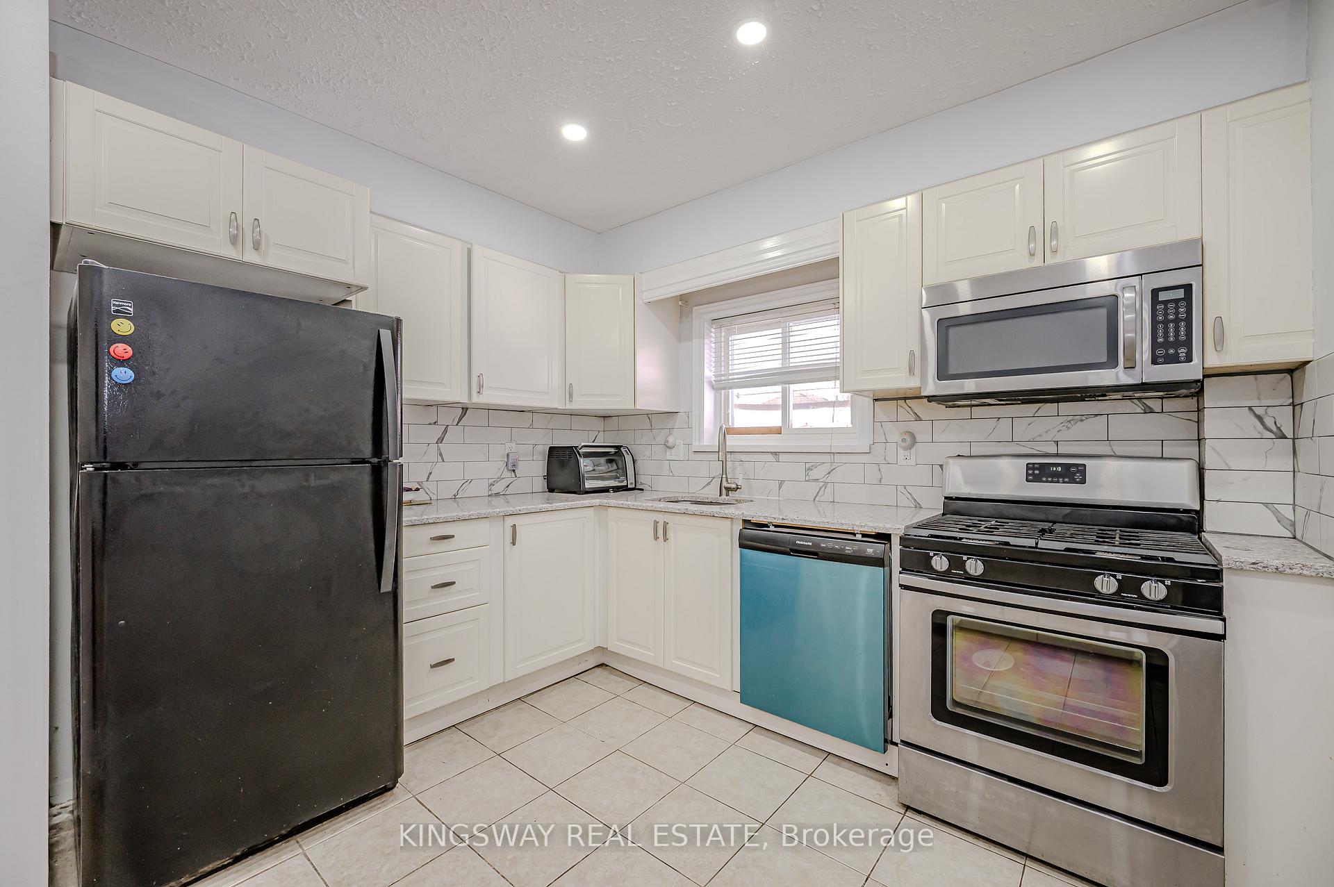 Photo 13 of 650 Upper Sherman Avenue, Hamilton, Burkholme — HOMEH
