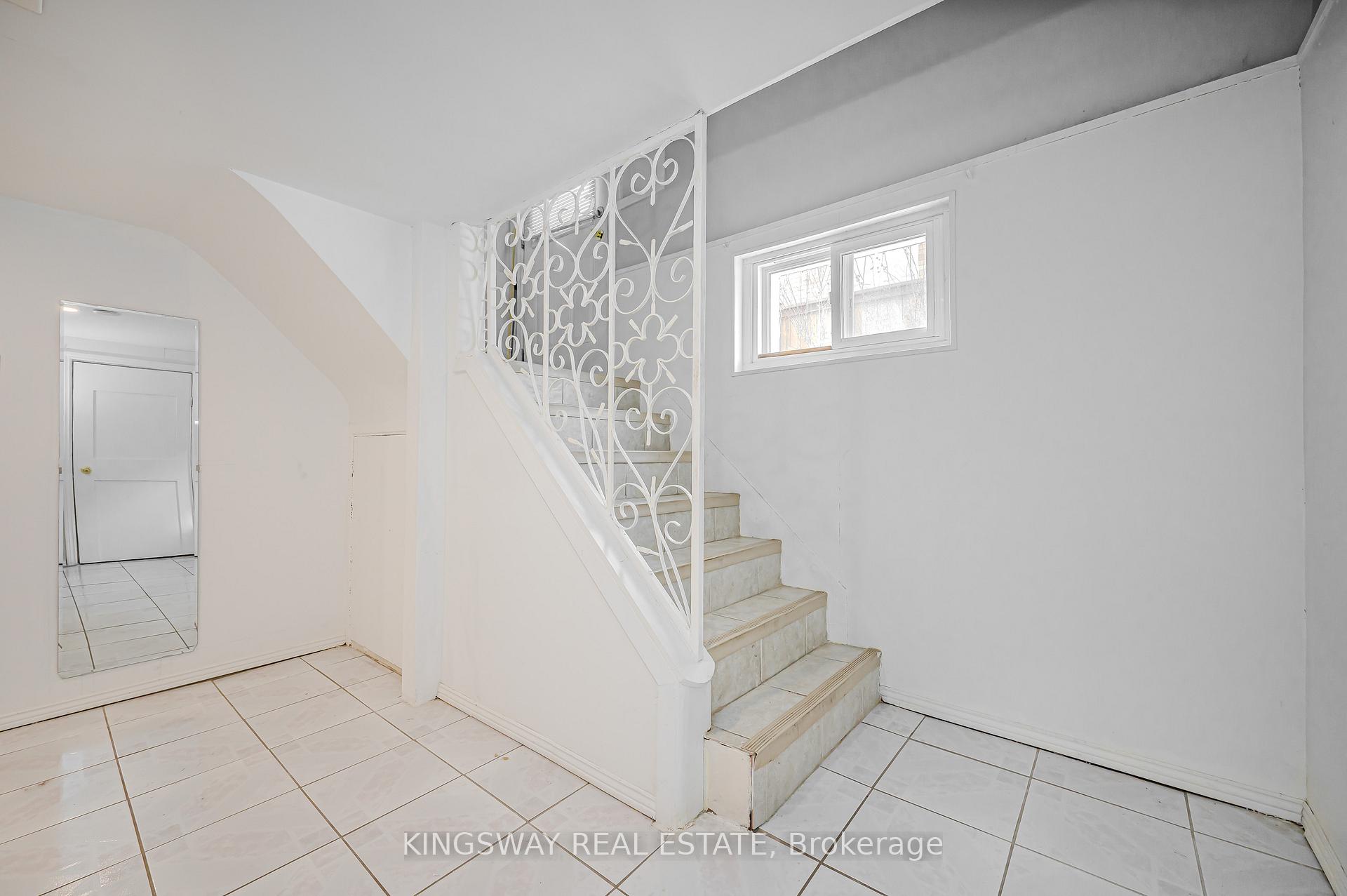 Photo 17 of 650 Upper Sherman Avenue, Hamilton, Burkholme — HOMEH