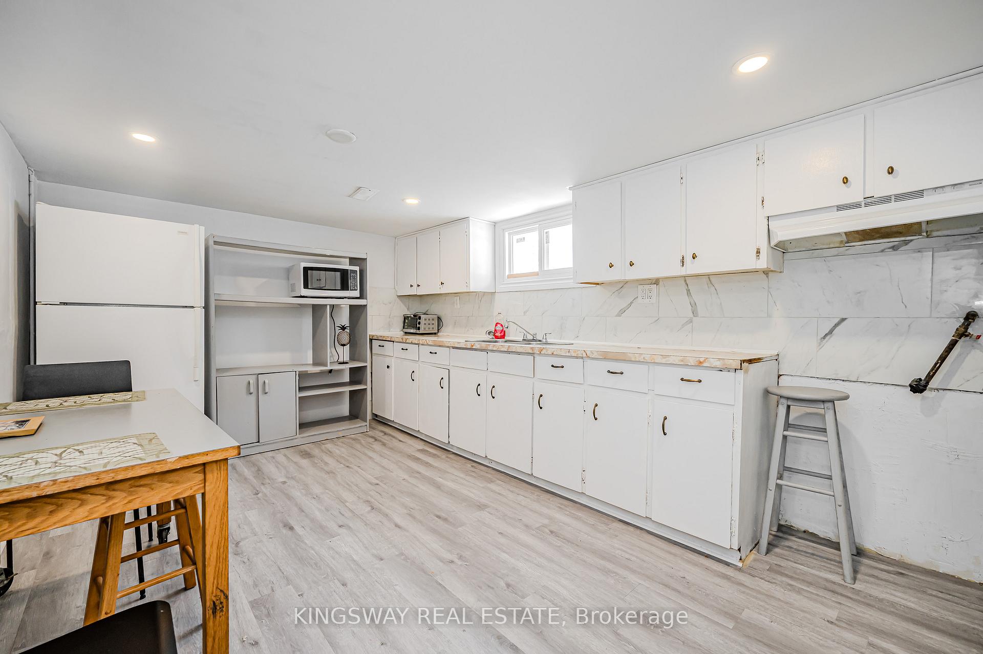 Photo 19 of 650 Upper Sherman Avenue, Hamilton, Burkholme — HOMEH