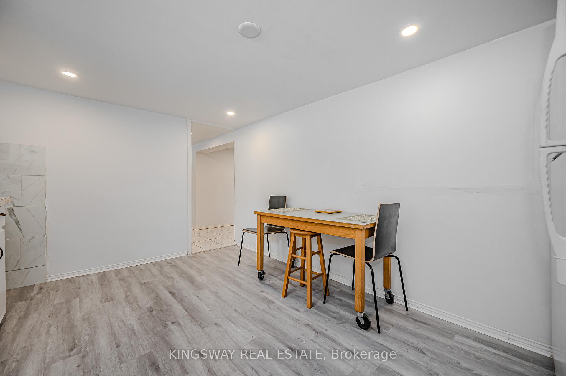 Photo 21 of 650 Upper Sherman Avenue, Hamilton, Burkholme — HOMEH