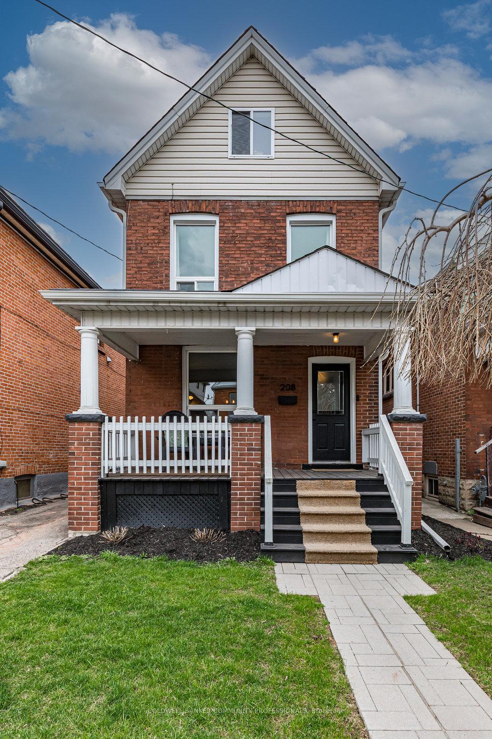 Photo 3 of 208 Balmoral Avenue N, Hamilton, Crown Point — HOMEH