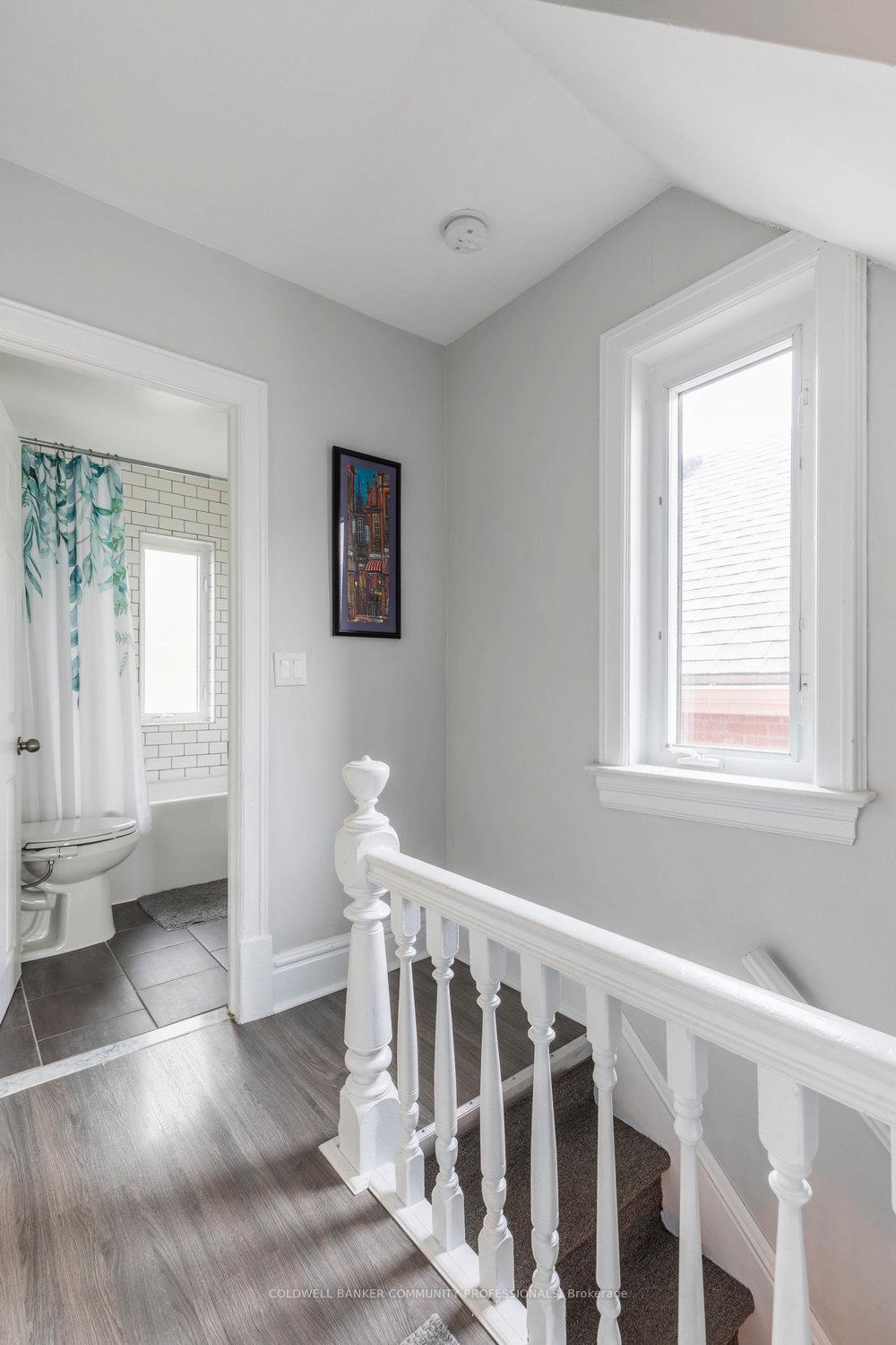 Photo 35 of 208 Balmoral Avenue N, Hamilton, Crown Point — HOMEH