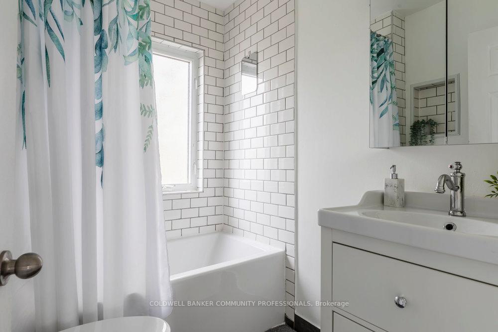 Photo 37 of 208 Balmoral Avenue N, Hamilton, Crown Point — HOMEH