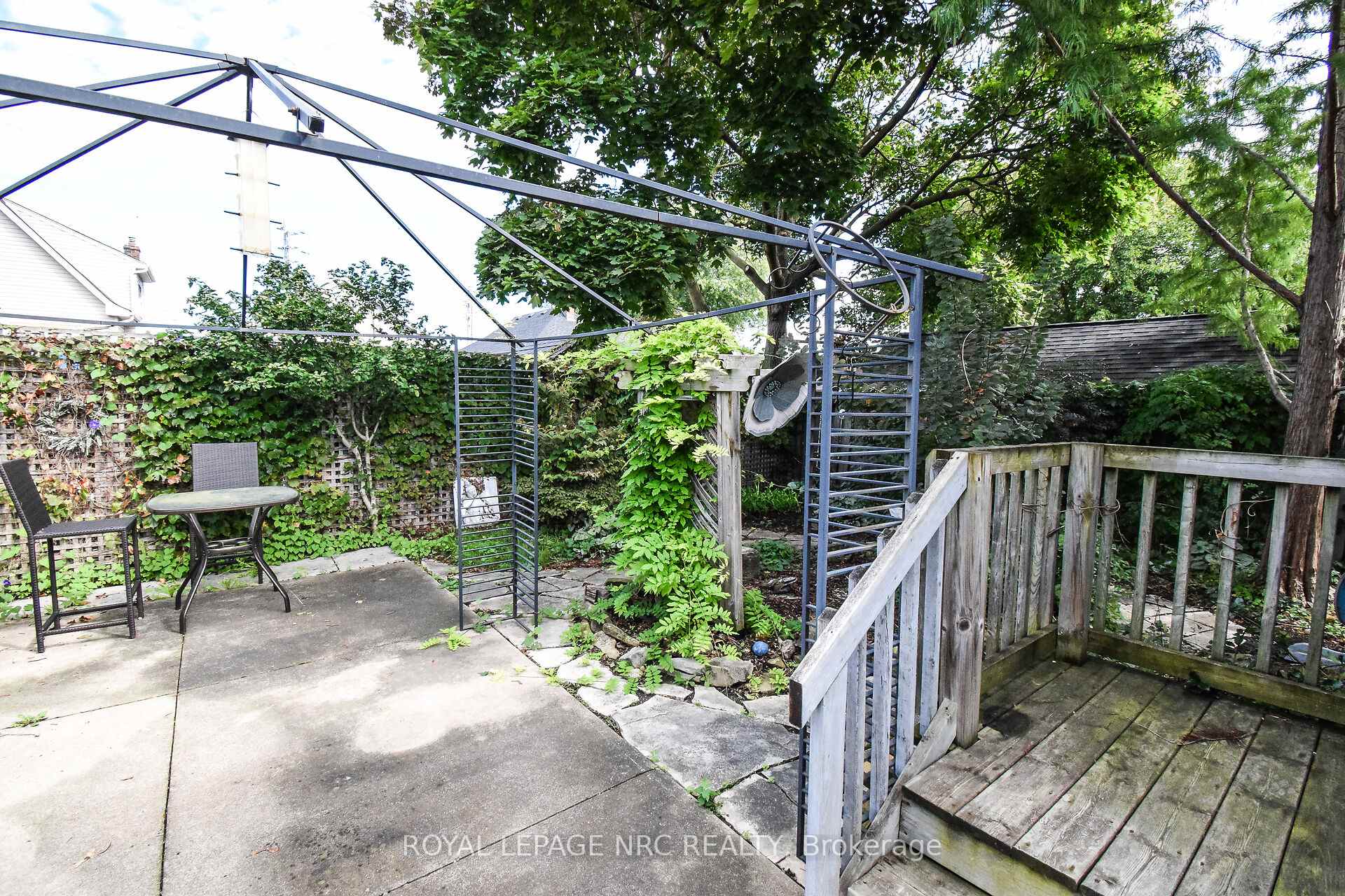 Photo 40 of 17 Trapnell Street, St. Catharines, E. Chester — HOMEH
