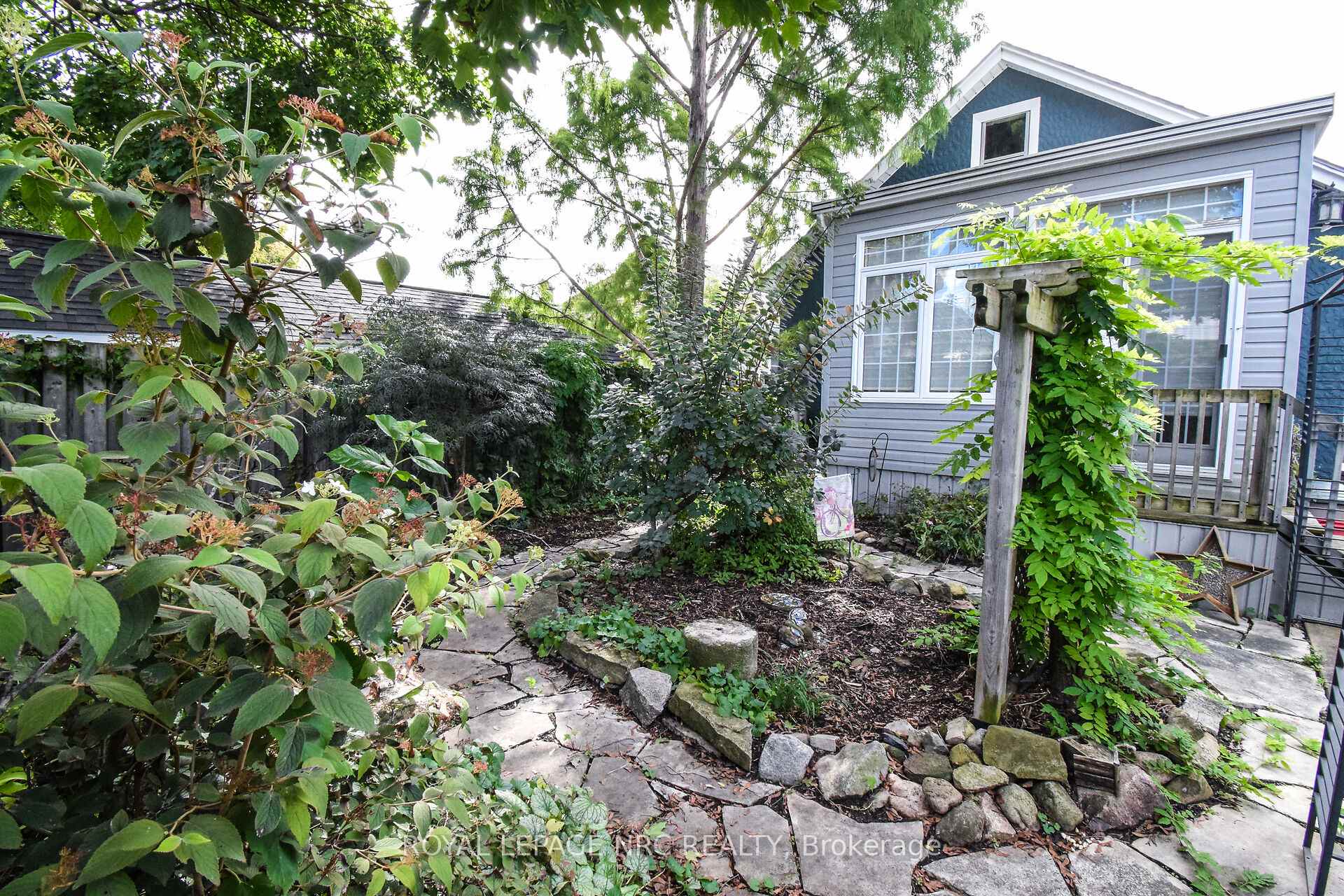 Photo 43 of 17 Trapnell Street, St. Catharines, E. Chester — HOMEH