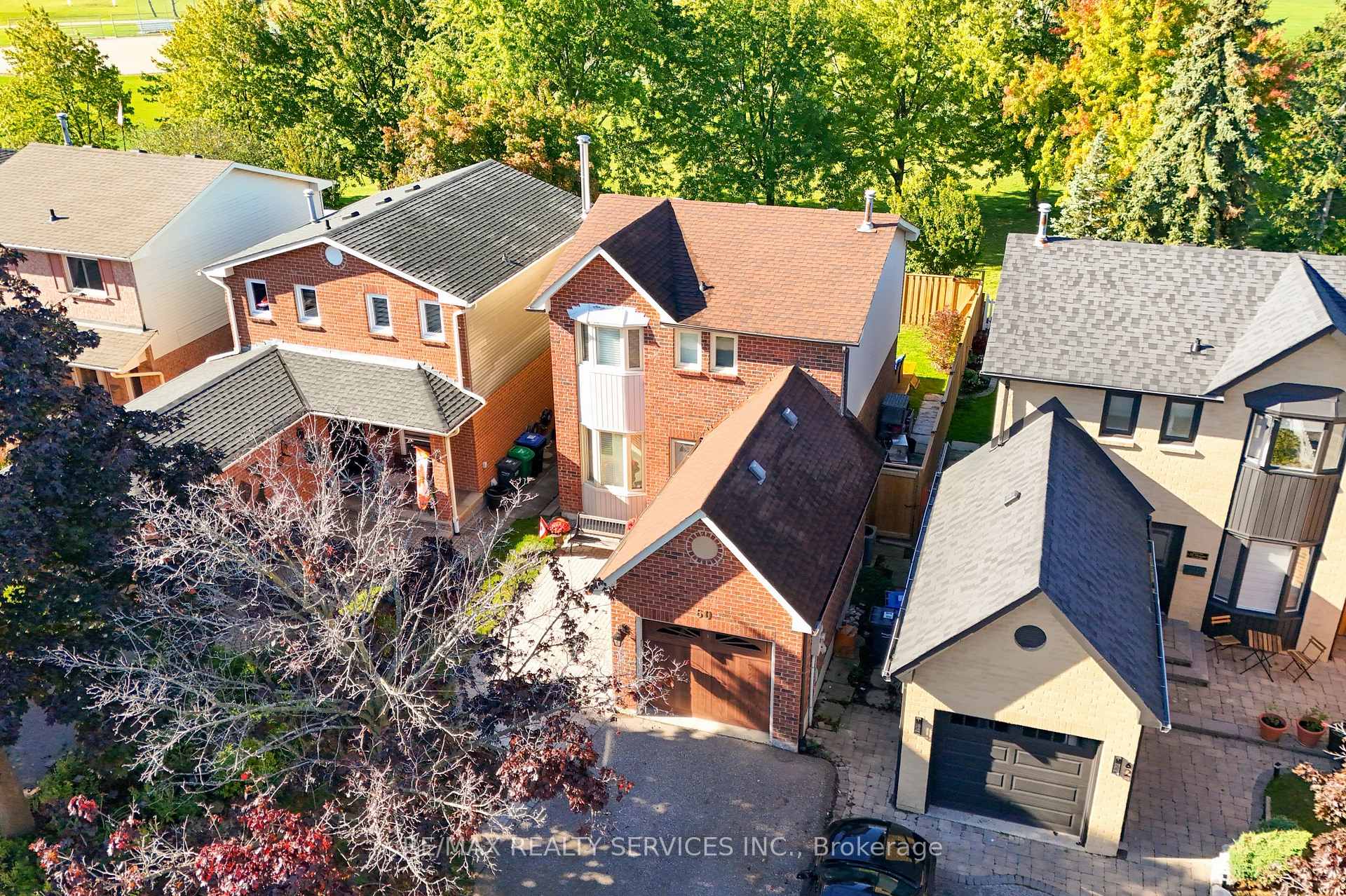 Photo 2 of 60 Rawling Crescent, Brampton, Heart Lake East — HOMEH