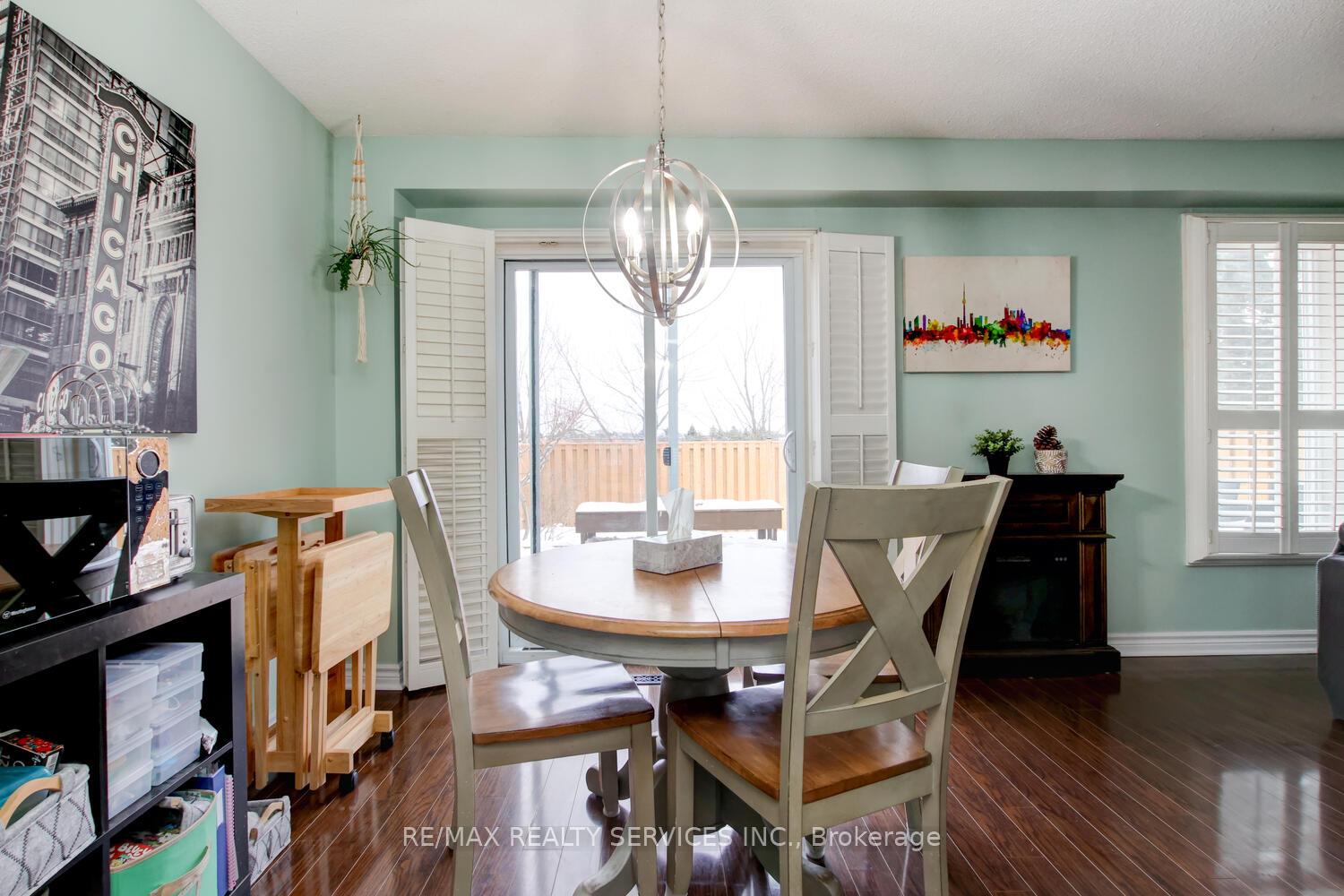 Photo 6 of 60 Rawling Crescent, Brampton, Heart Lake East — HOMEH