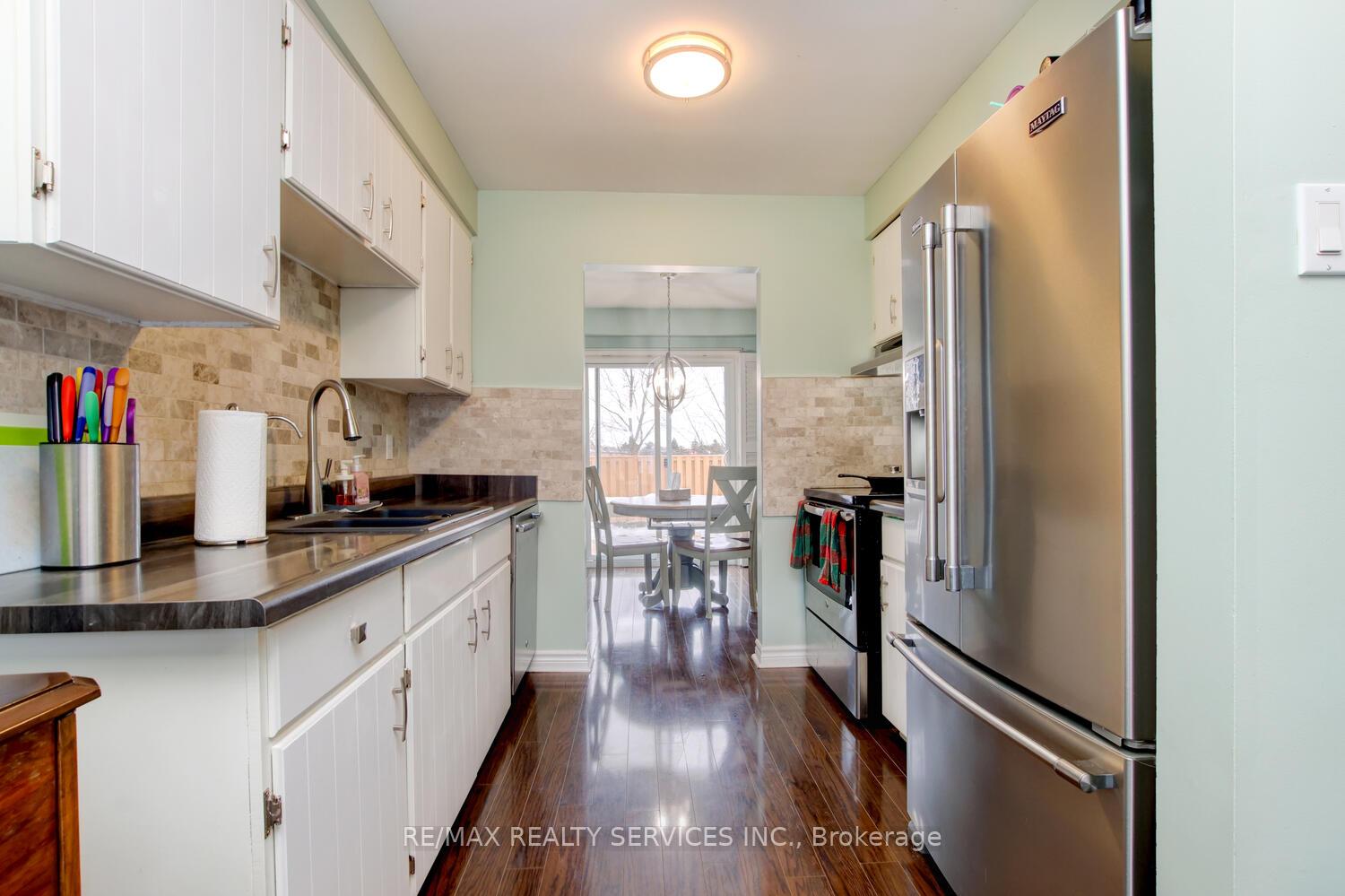Photo 11 of 60 Rawling Crescent, Brampton, Heart Lake East — HOMEH