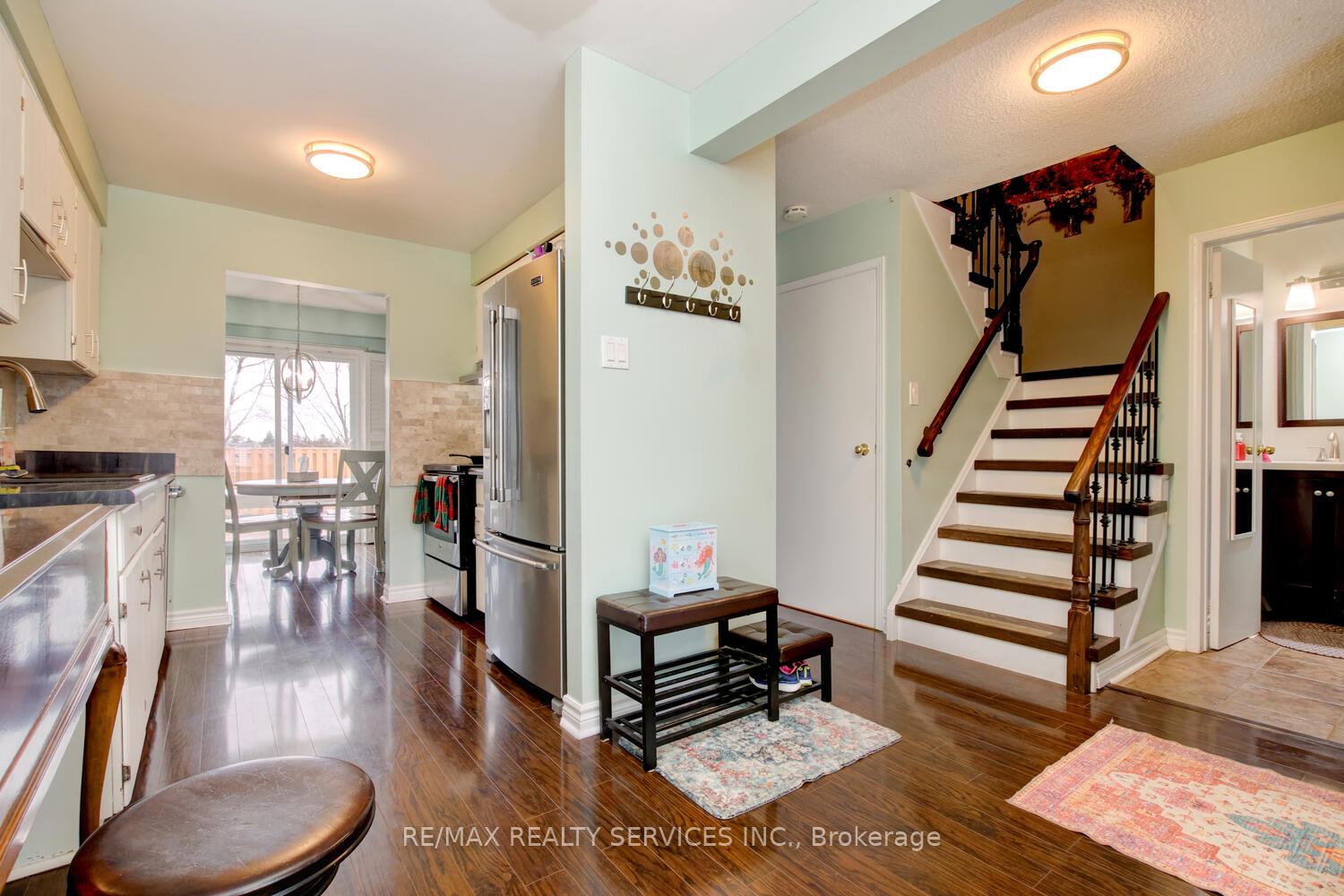 Photo 14 of 60 Rawling Crescent, Brampton, Heart Lake East — HOMEH