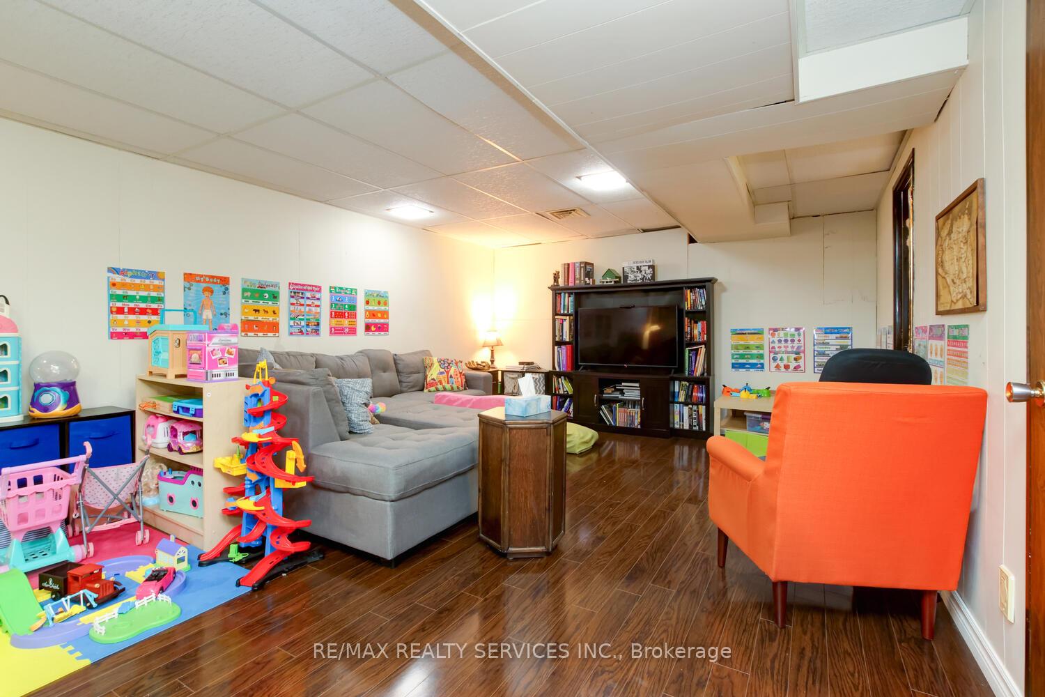 Photo 19 of 60 Rawling Crescent, Brampton, Heart Lake East — HOMEH