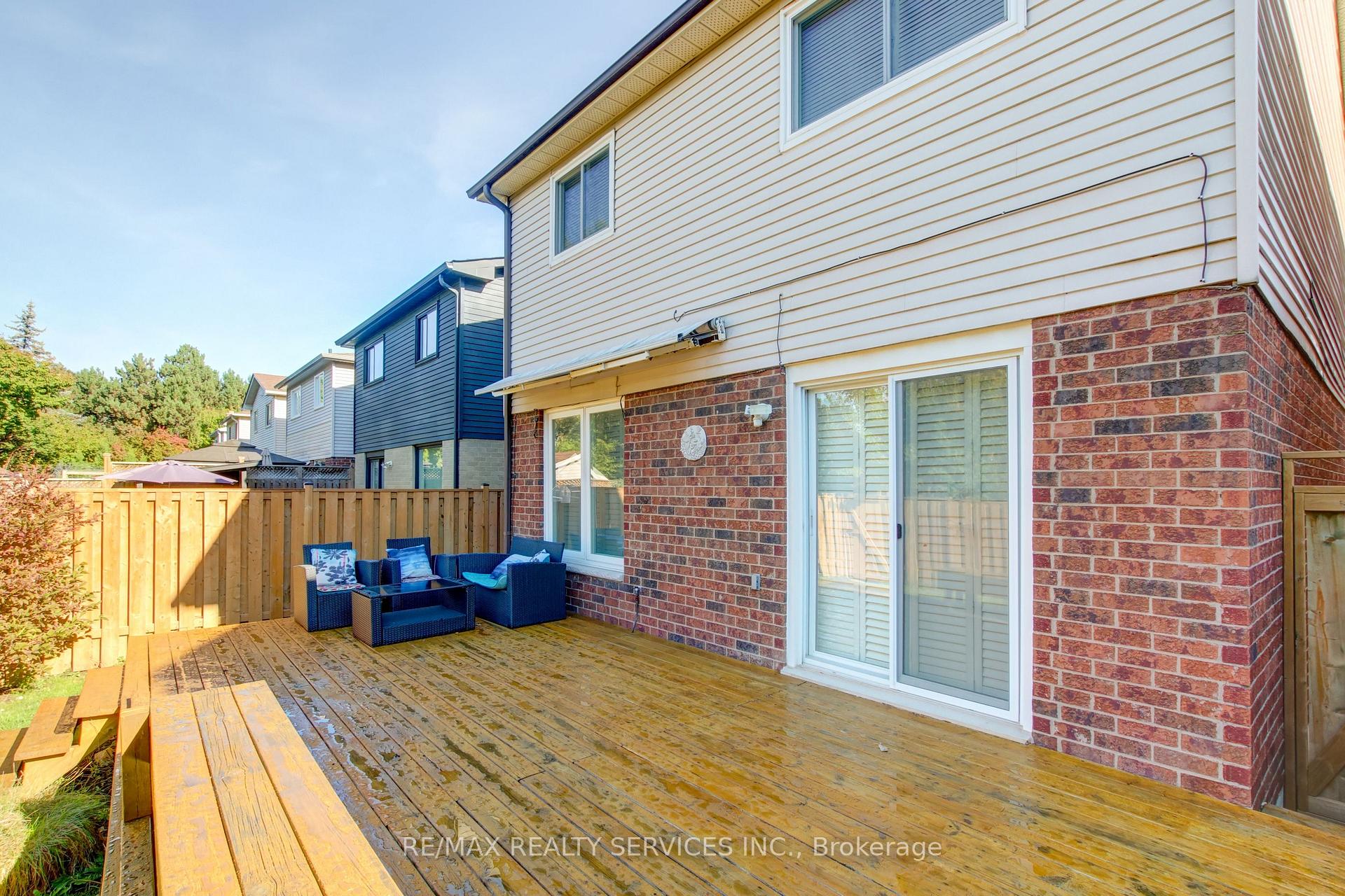 Photo 28 of 60 Rawling Crescent, Brampton, Heart Lake East — HOMEH