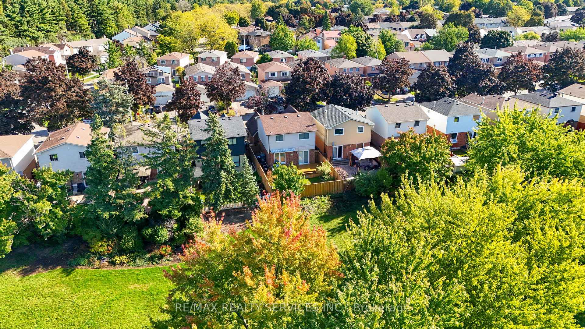 Photo 30 of 60 Rawling Crescent, Brampton, Heart Lake East — HOMEH