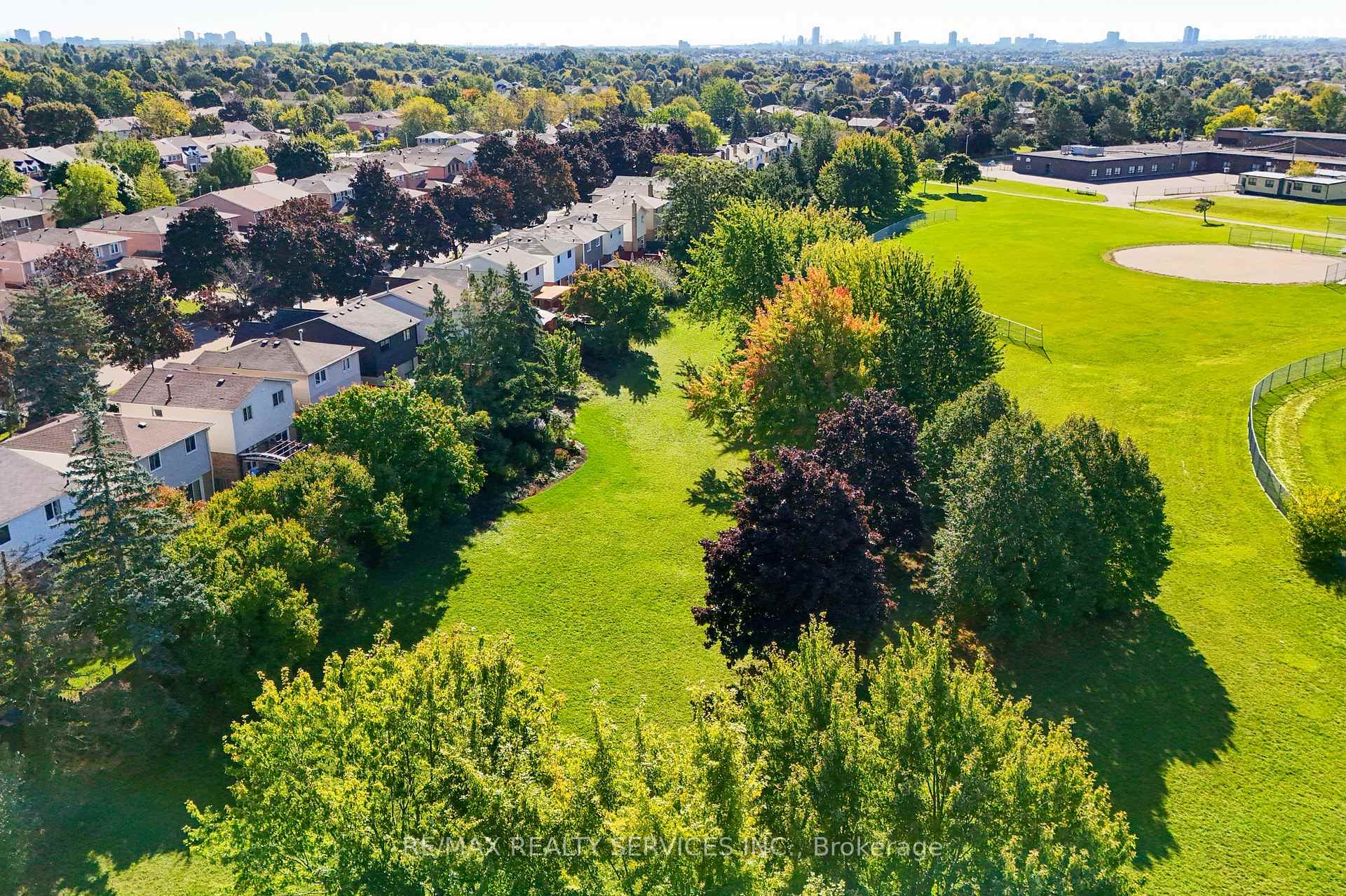 Photo 31 of 60 Rawling Crescent, Brampton, Heart Lake East — HOMEH