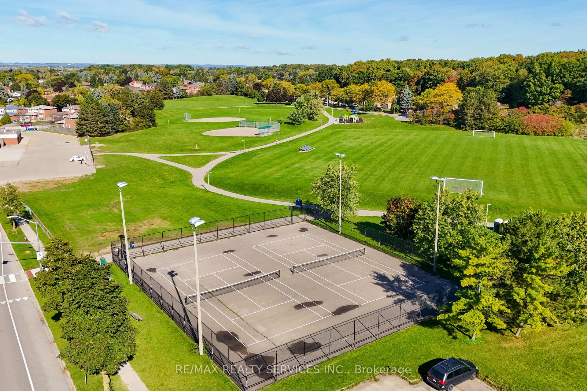 Photo 36 of 60 Rawling Crescent, Brampton, Heart Lake East — HOMEH