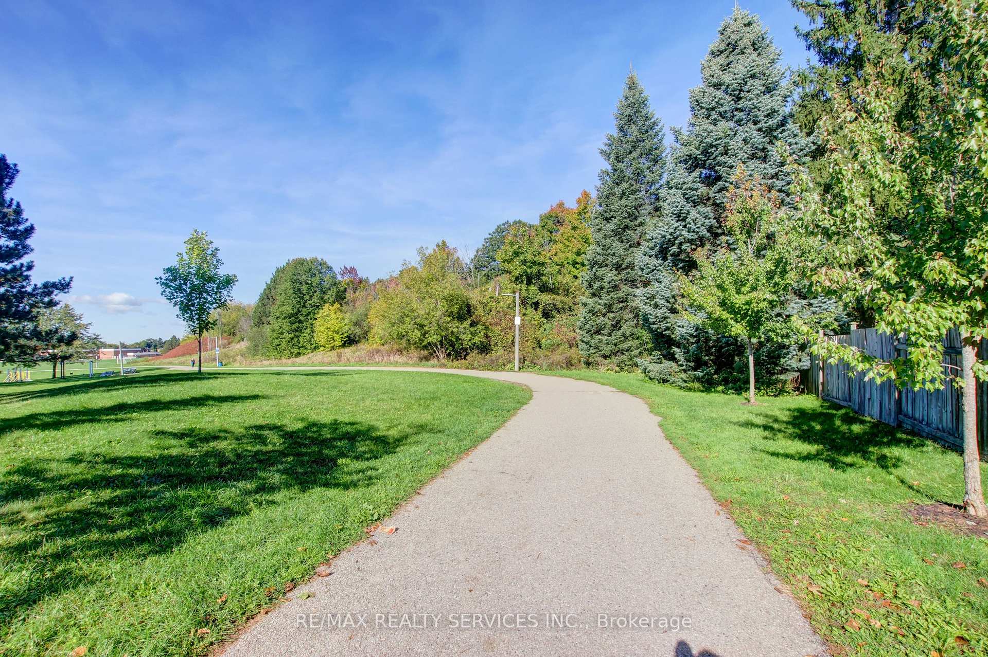 Photo 37 of 60 Rawling Crescent, Brampton, Heart Lake East — HOMEH