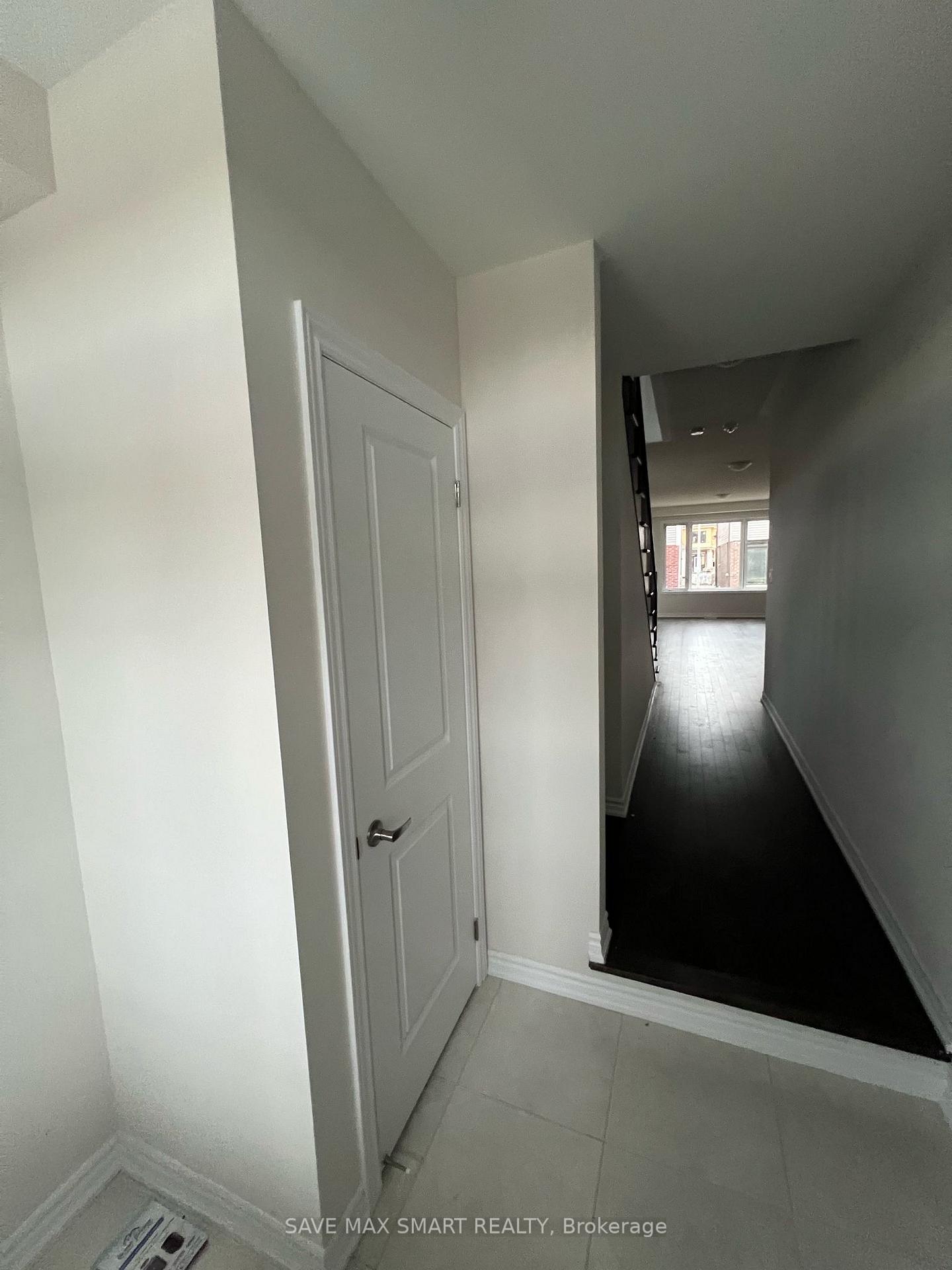 Photo 5 of 209 Terry Fox Drive, Barrie, Rural Barrie Southeast — HOMEH