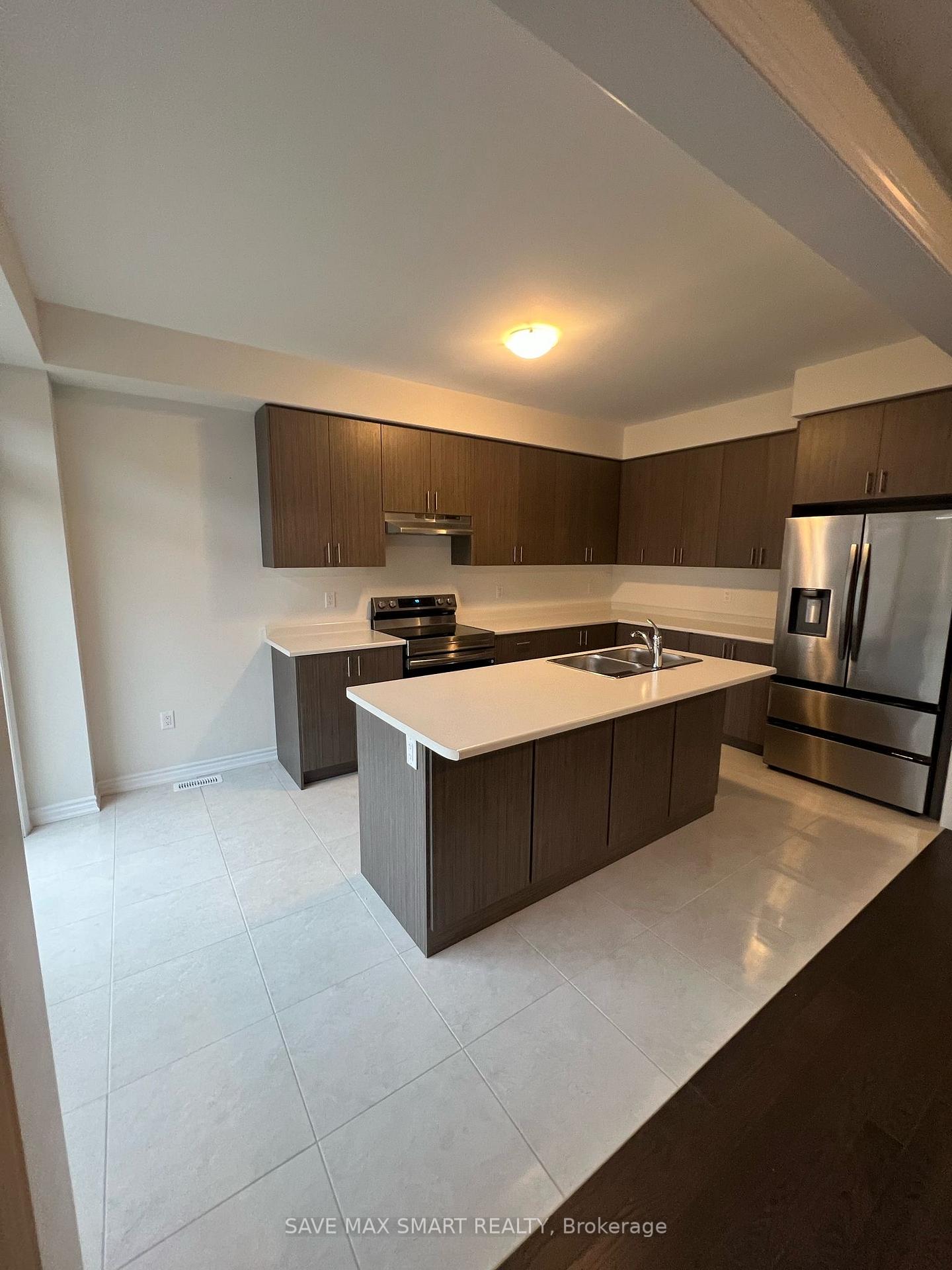 Photo 8 of 209 Terry Fox Drive, Barrie, Rural Barrie Southeast — HOMEH
