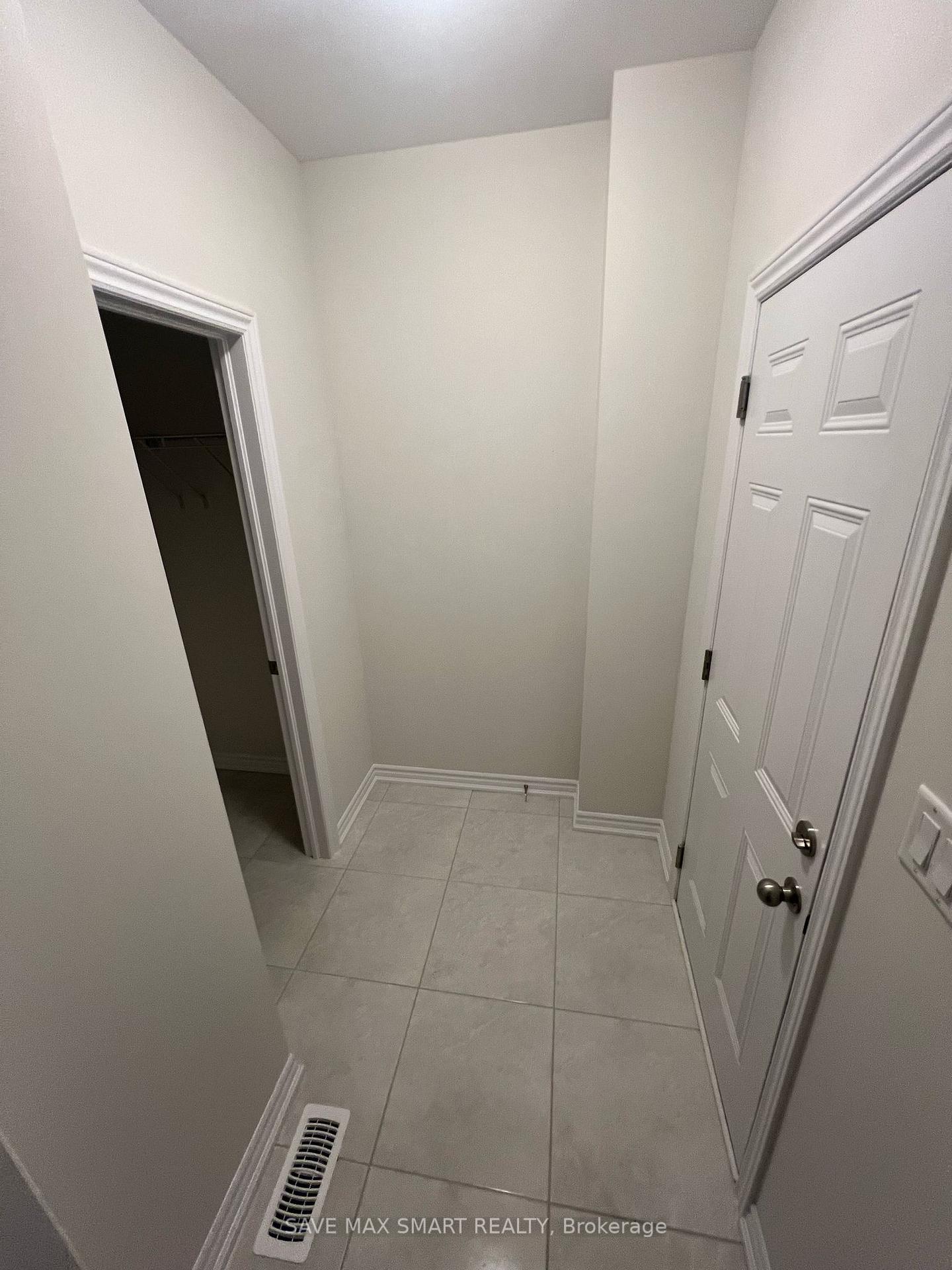 Photo 12 of 209 Terry Fox Drive, Barrie, Rural Barrie Southeast — HOMEH
