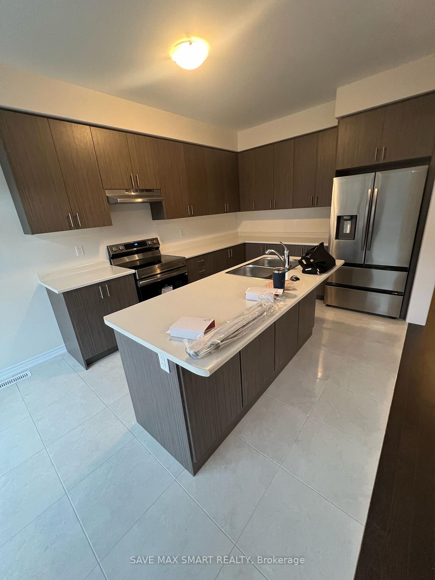 Photo 21 of 209 Terry Fox Drive, Barrie, Rural Barrie Southeast — HOMEH