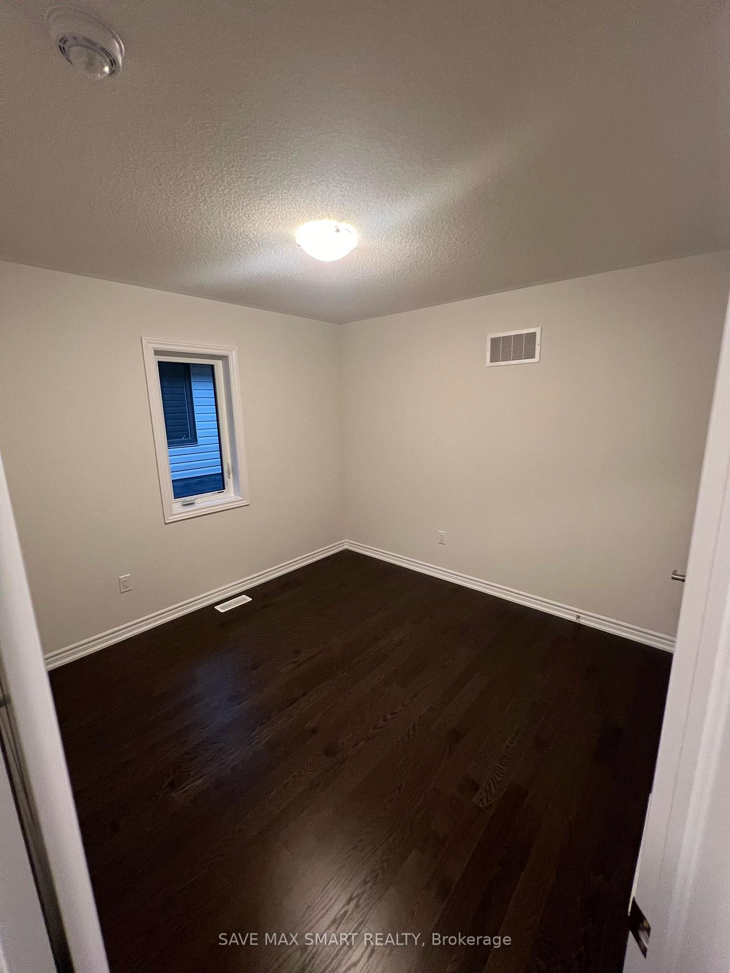 Photo 25 of 209 Terry Fox Drive, Barrie, Rural Barrie Southeast — HOMEH
