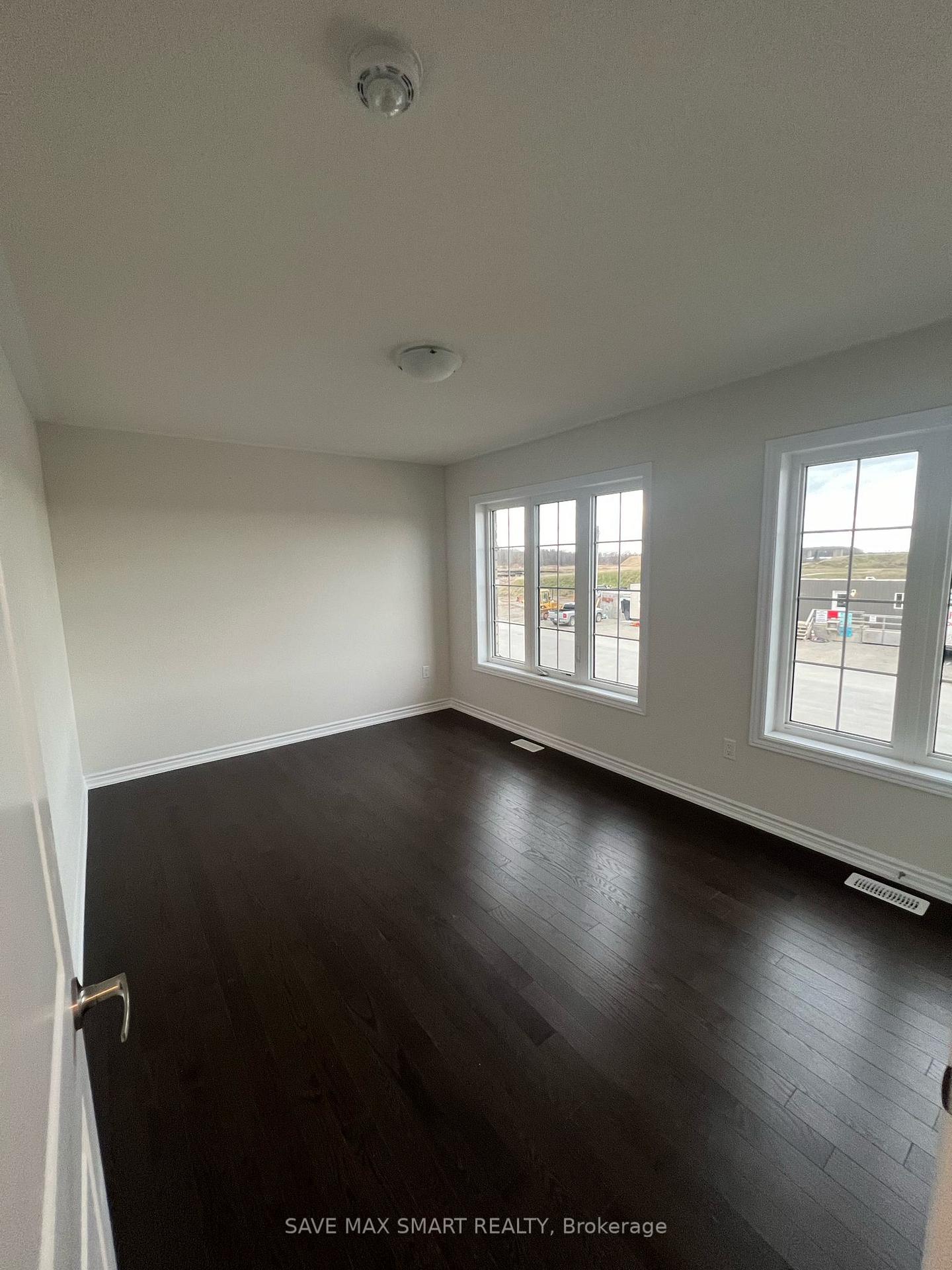 Photo 32 of 209 Terry Fox Drive, Barrie, Rural Barrie Southeast — HOMEH