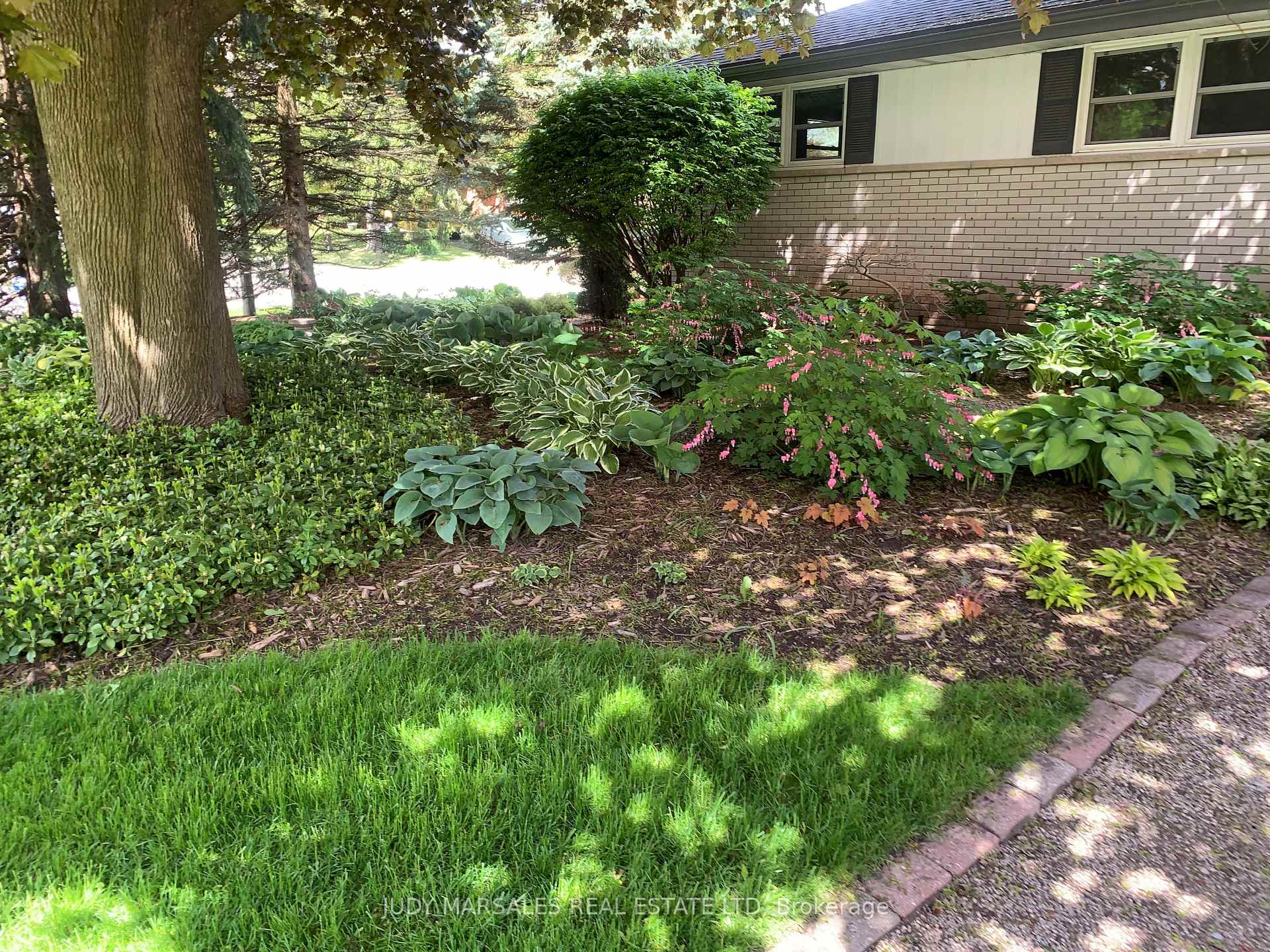 Photo 4 of 511 Dorval Drive, Hamilton, Ancaster — HOMEH