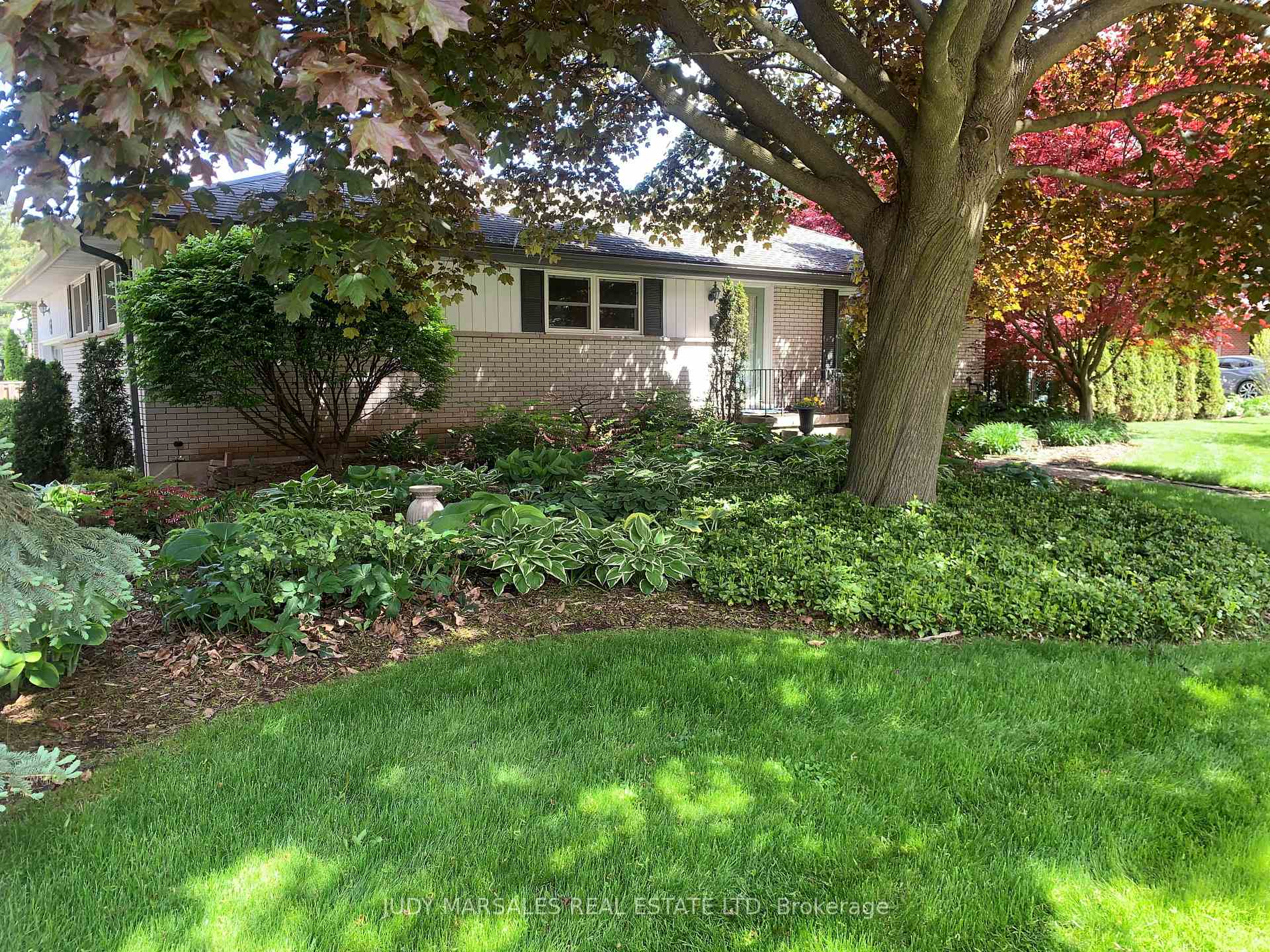 Photo 5 of 511 Dorval Drive, Hamilton, Ancaster — HOMEH