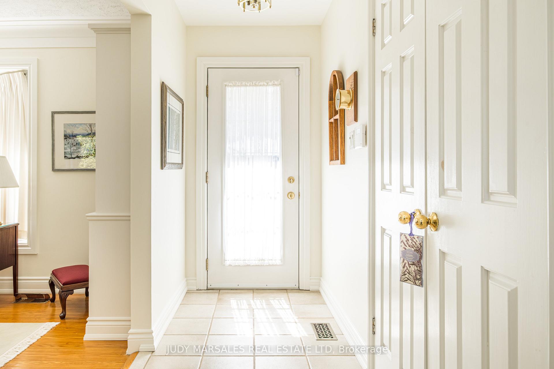 Photo 7 of 511 Dorval Drive, Hamilton, Ancaster — HOMEH