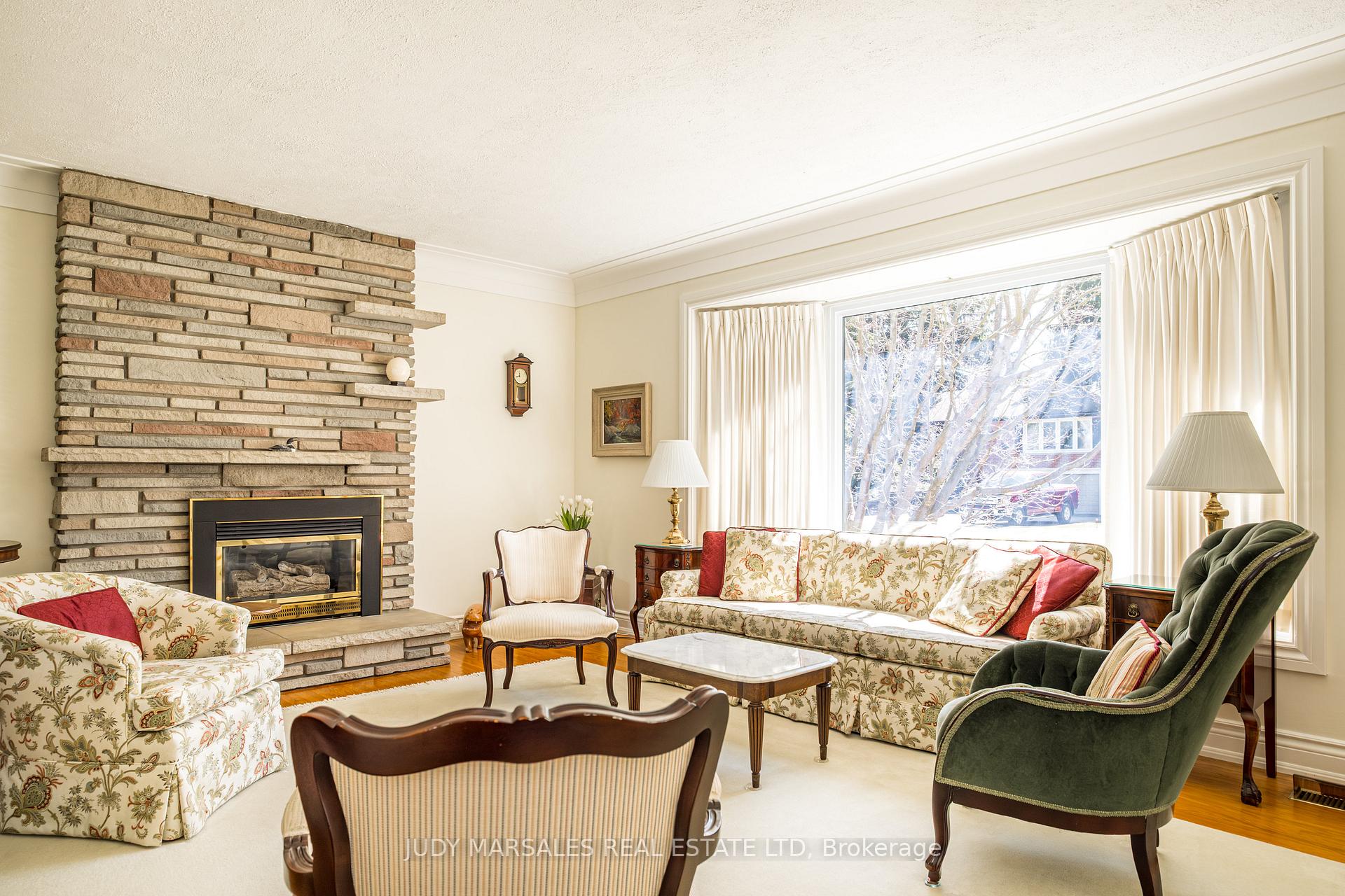Photo 14 of 511 Dorval Drive, Hamilton, Ancaster — HOMEH