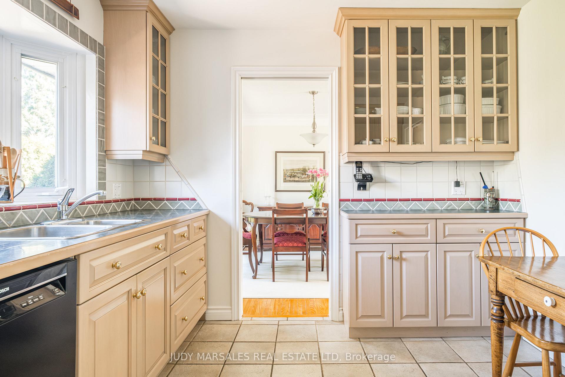 Photo 18 of 511 Dorval Drive, Hamilton, Ancaster — HOMEH