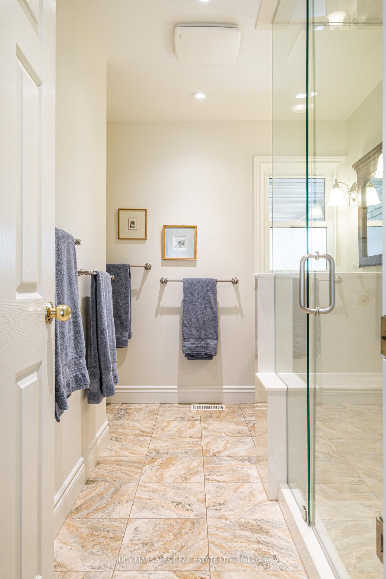 Photo 27 of 511 Dorval Drive, Hamilton, Ancaster — HOMEH
