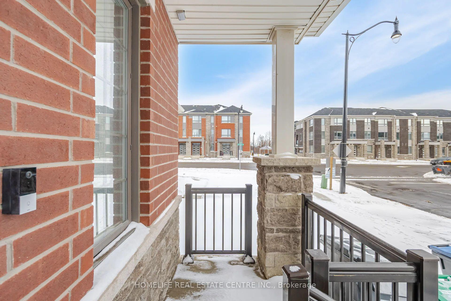 Photo 3 of 4 Keppel Circle, Brampton, Brampton West — HOMEH