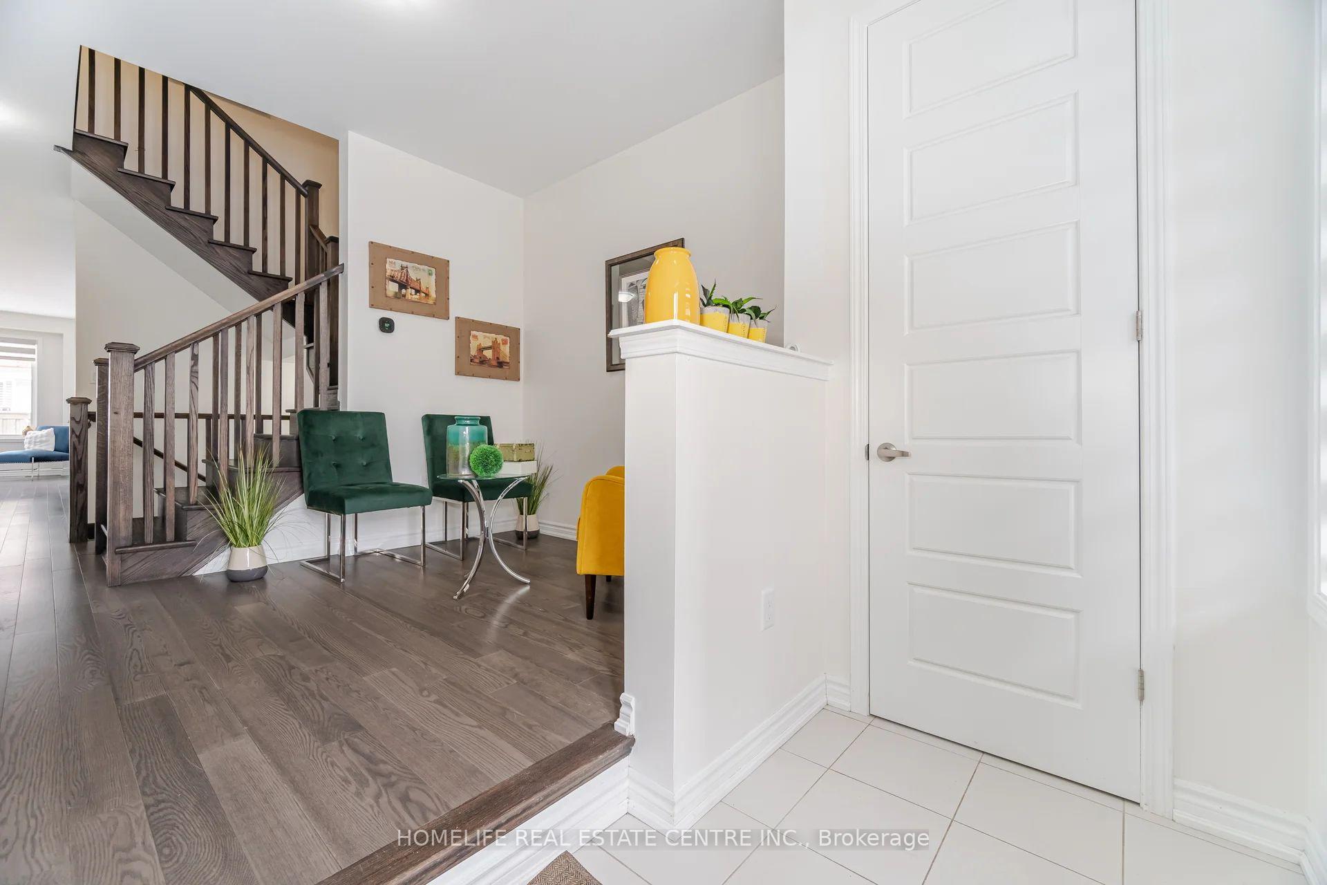 Photo 6 of 4 Keppel Circle, Brampton, Brampton West — HOMEH