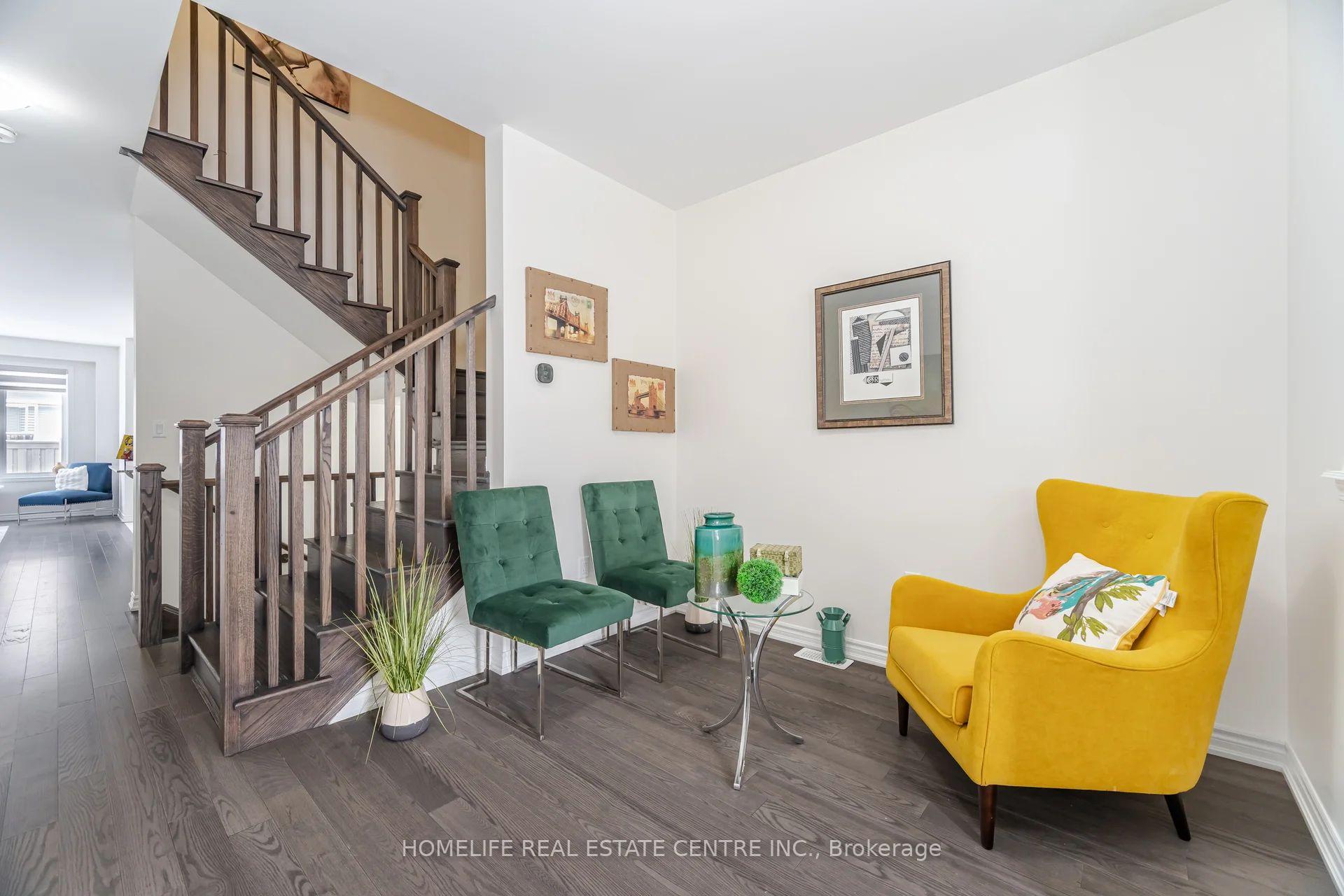 Photo 8 of 4 Keppel Circle, Brampton, Brampton West — HOMEH