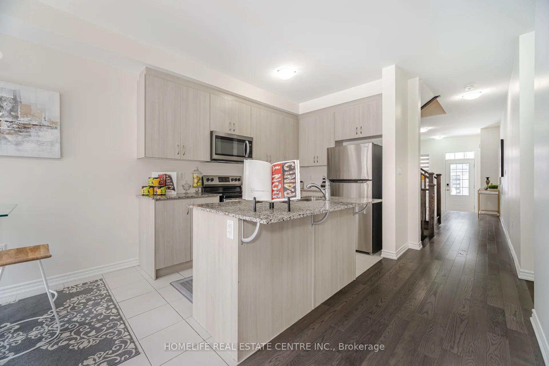 Photo 9 of 4 Keppel Circle, Brampton, Brampton West — HOMEH