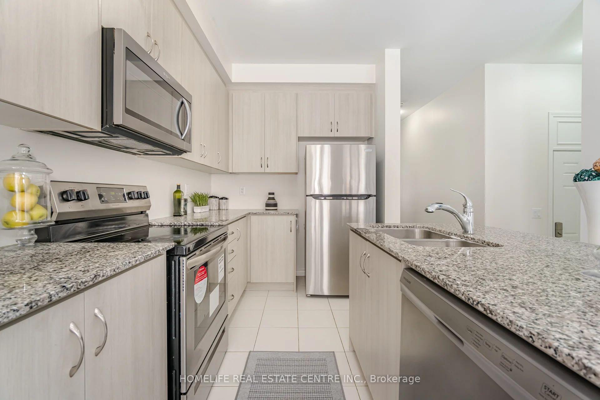 Photo 10 of 4 Keppel Circle, Brampton, Brampton West — HOMEH