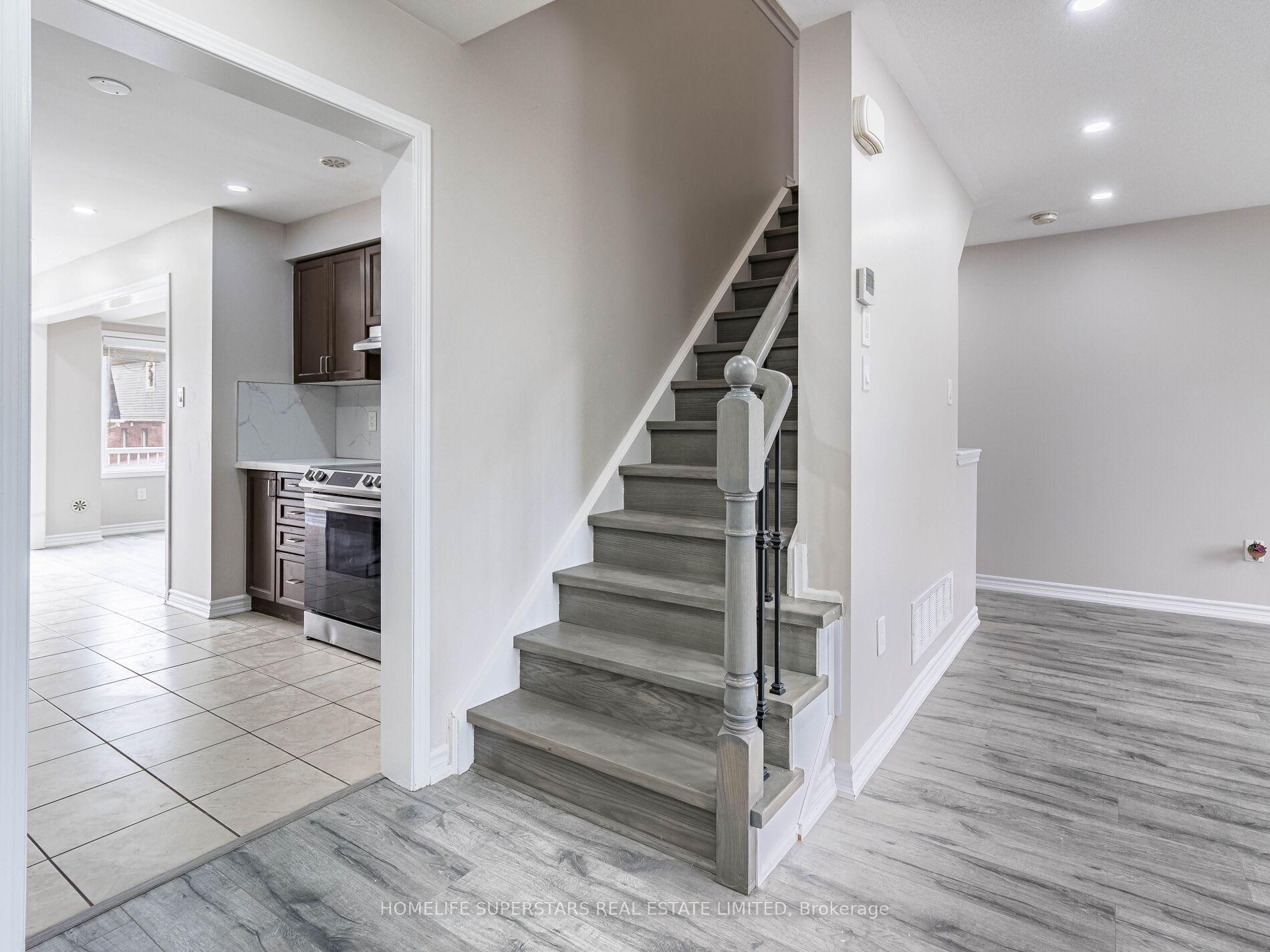 Photo 33 of 72 Volner Road, Brampton, Northwest Brampton — HOMEH