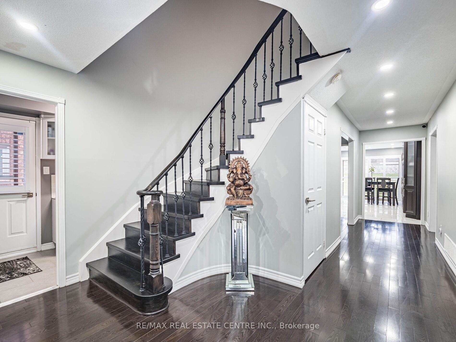 Photo 5 of 4 Lord Simcoe Drive, Brampton, Westgate — HOMEH