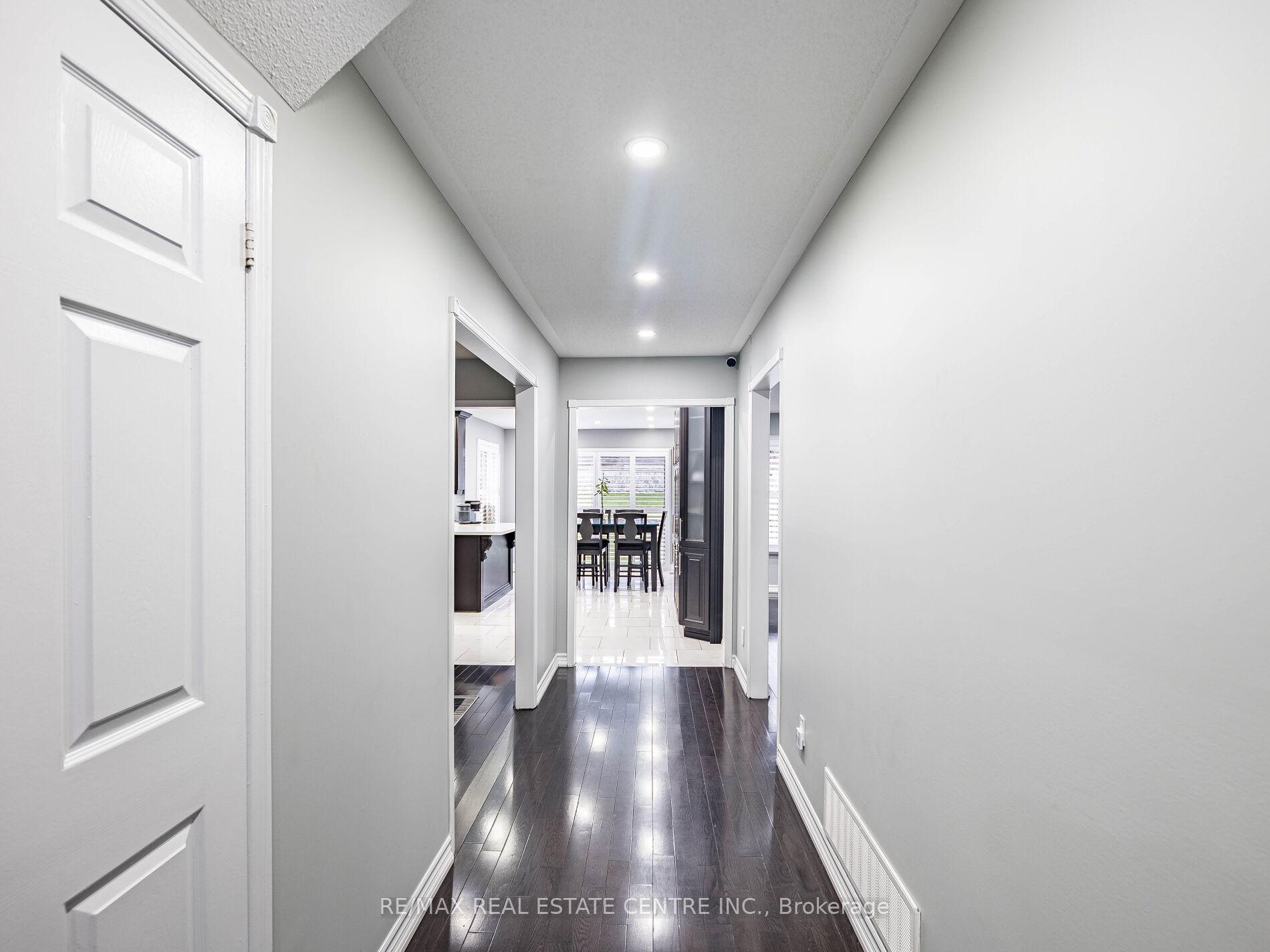 Photo 6 of 4 Lord Simcoe Drive, Brampton, Westgate — HOMEH