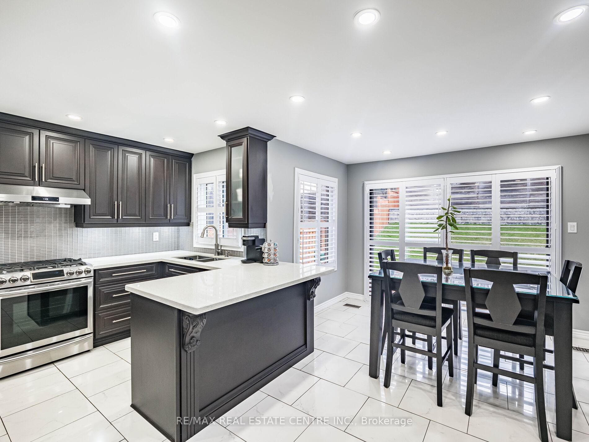 Photo 10 of 4 Lord Simcoe Drive, Brampton, Westgate — HOMEH