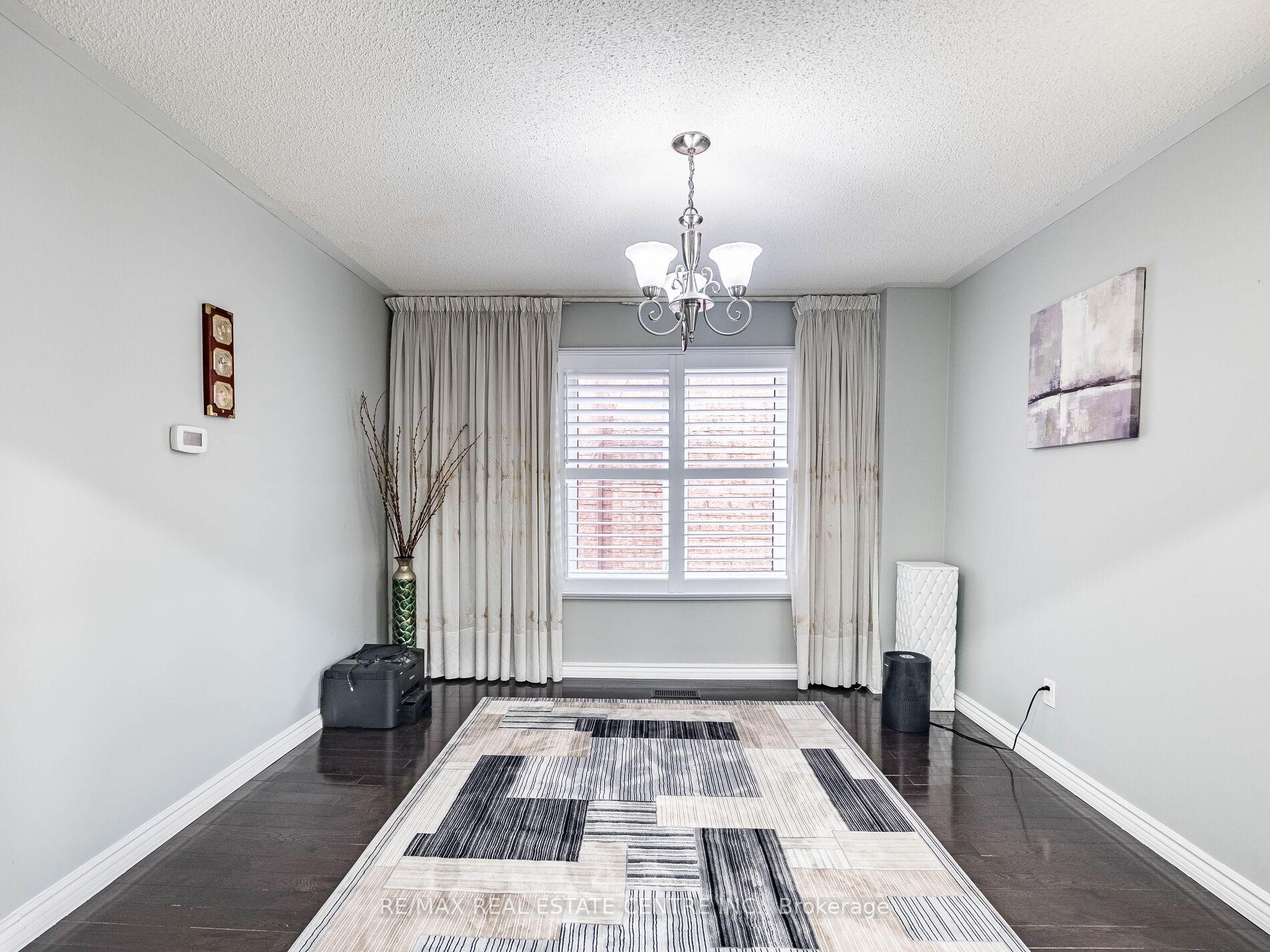 Photo 18 of 4 Lord Simcoe Drive, Brampton, Westgate — HOMEH