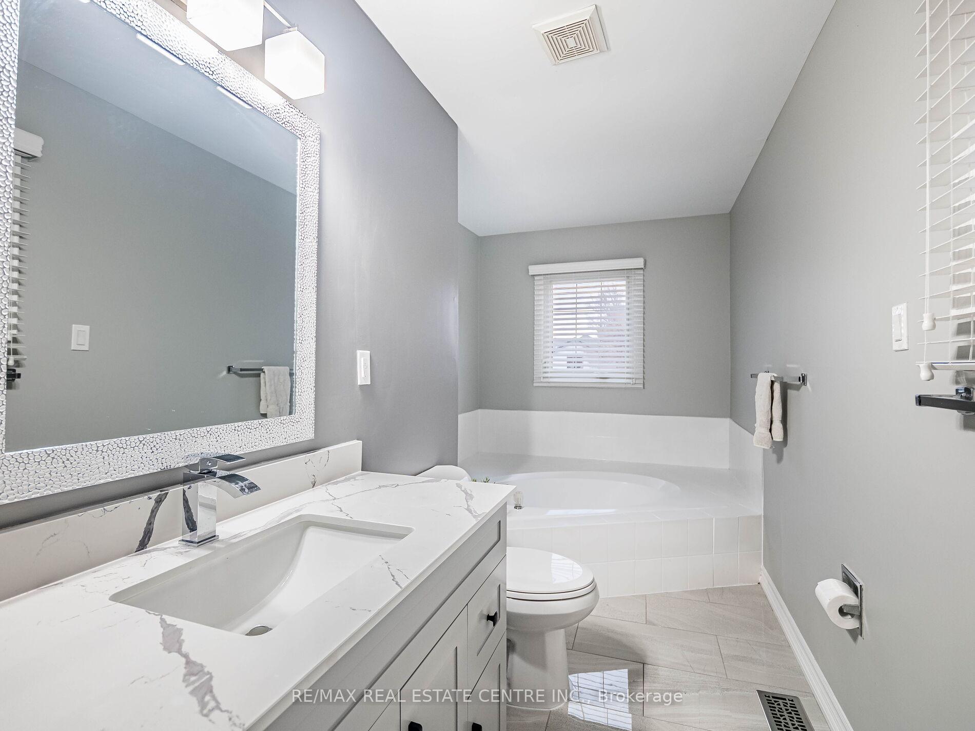 Photo 27 of 4 Lord Simcoe Drive, Brampton, Westgate — HOMEH