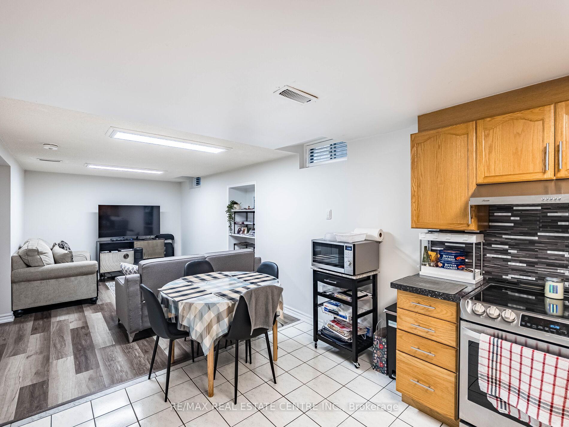 Photo 37 of 4 Lord Simcoe Drive, Brampton, Westgate — HOMEH